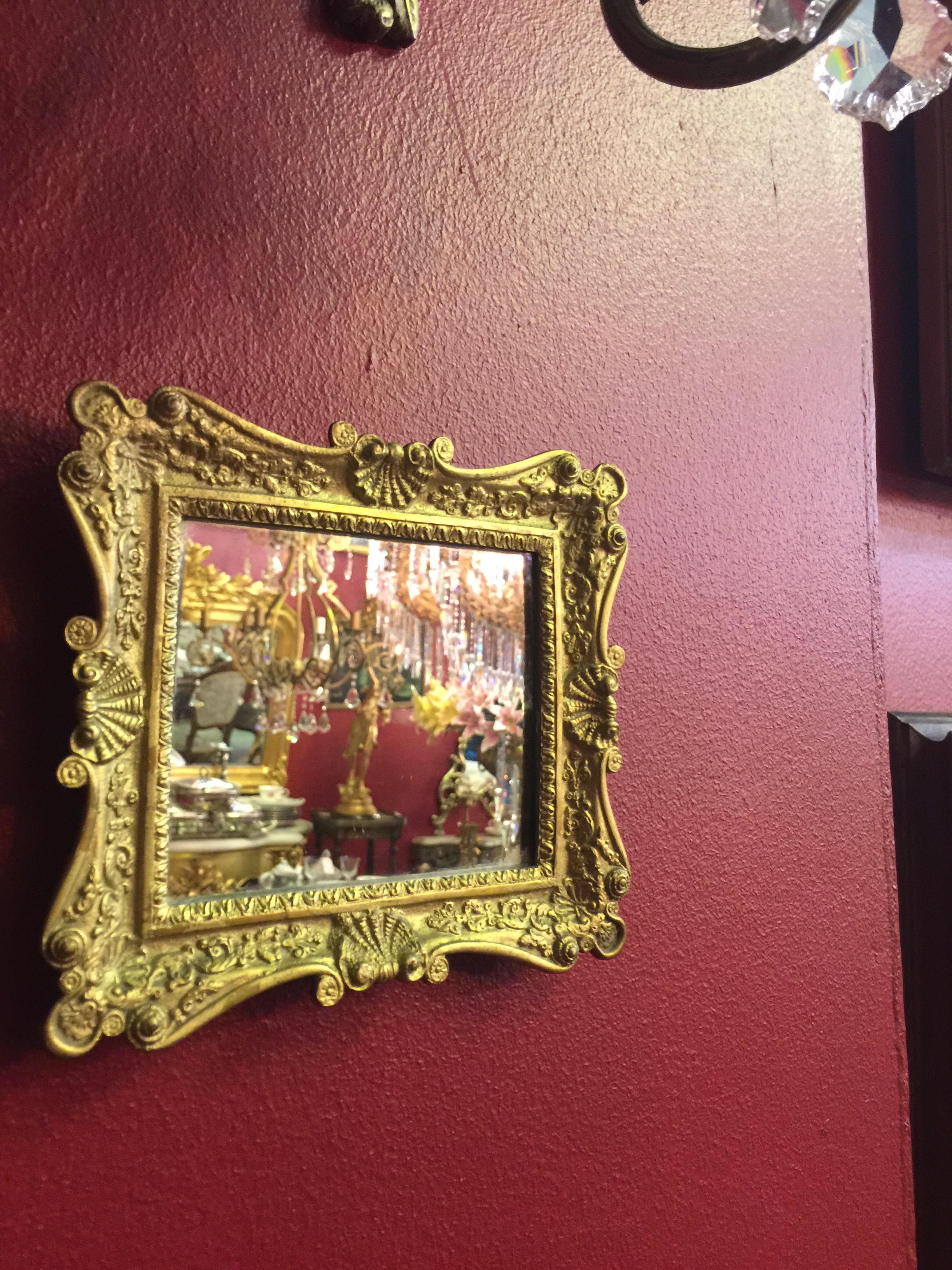 SOLD OUT กรอบกระจกโลหะสีทอง