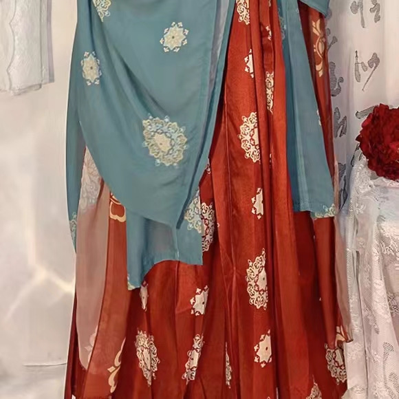 ชุดจีนหญิงฮั่น เสื้อเขียว + เดรสแดง