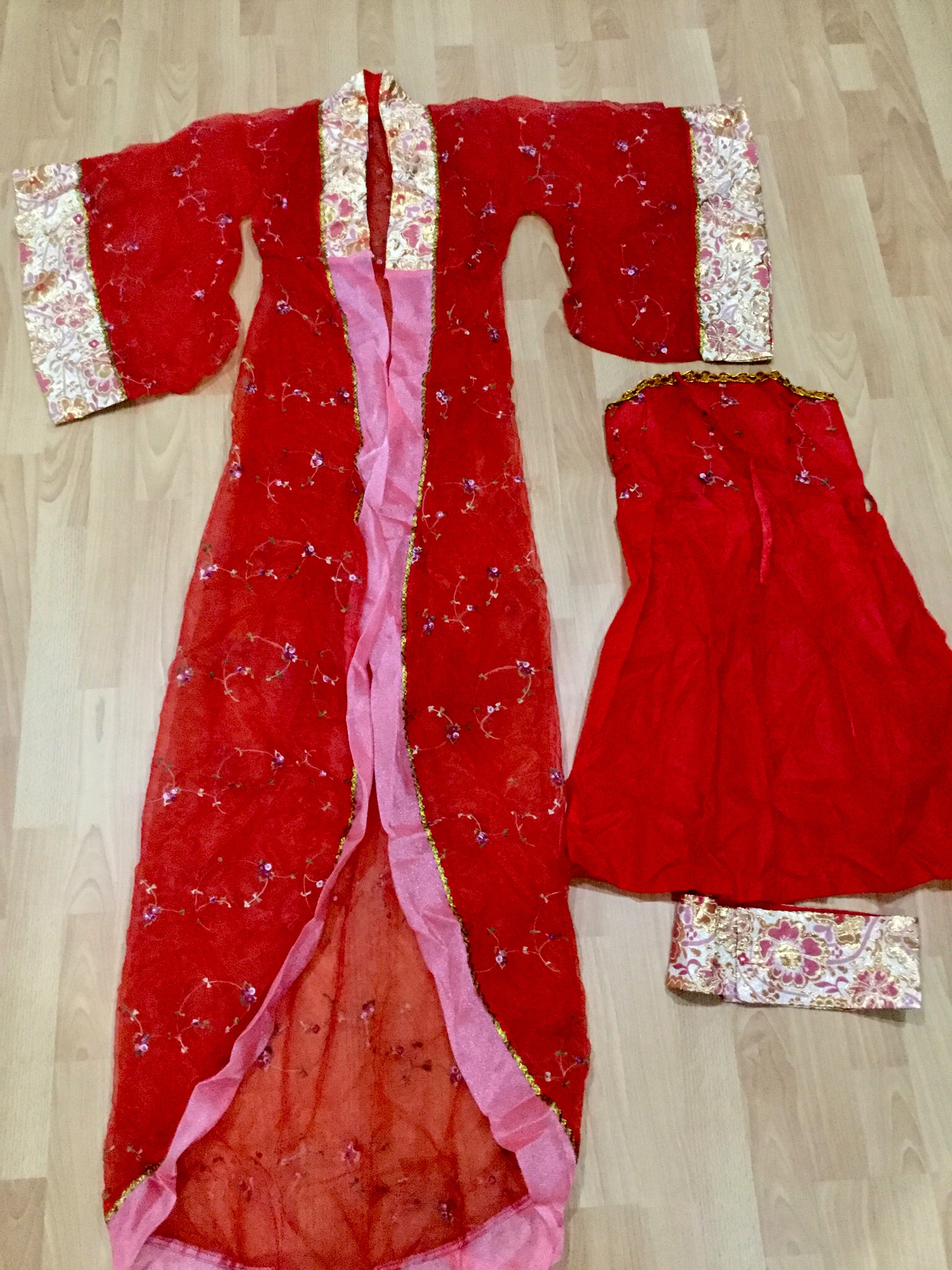 ชุดแดงขอบทอง GOS 120 สินค้าพร้อมส่ง