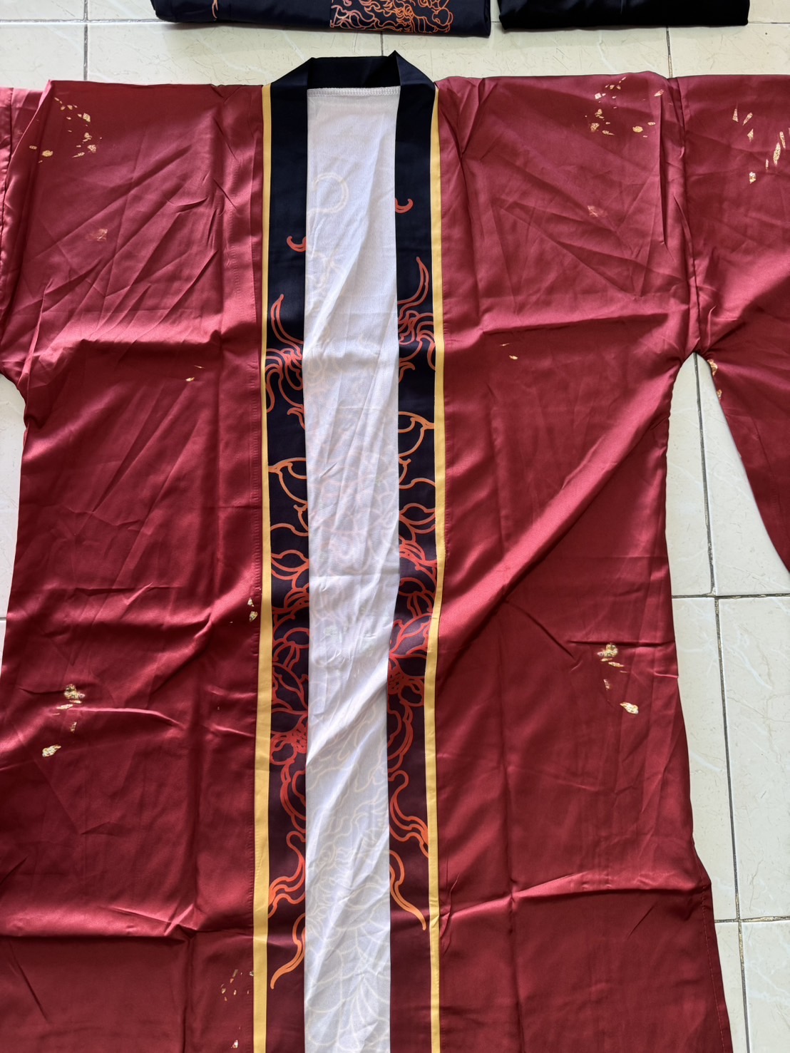 ชุดองค์ชายฮั่น สีแดง พร้อมส่ง รหัส 874 เสื้อดำ+ กระโปรง + เสื้อคลุม