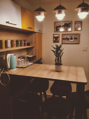 ชุดกรอบรูปติดผนัง Wood house กรอบรูป 4 ชิ้น + กรอบหนีบรูป พร้อมวัสดุติดตั้ง