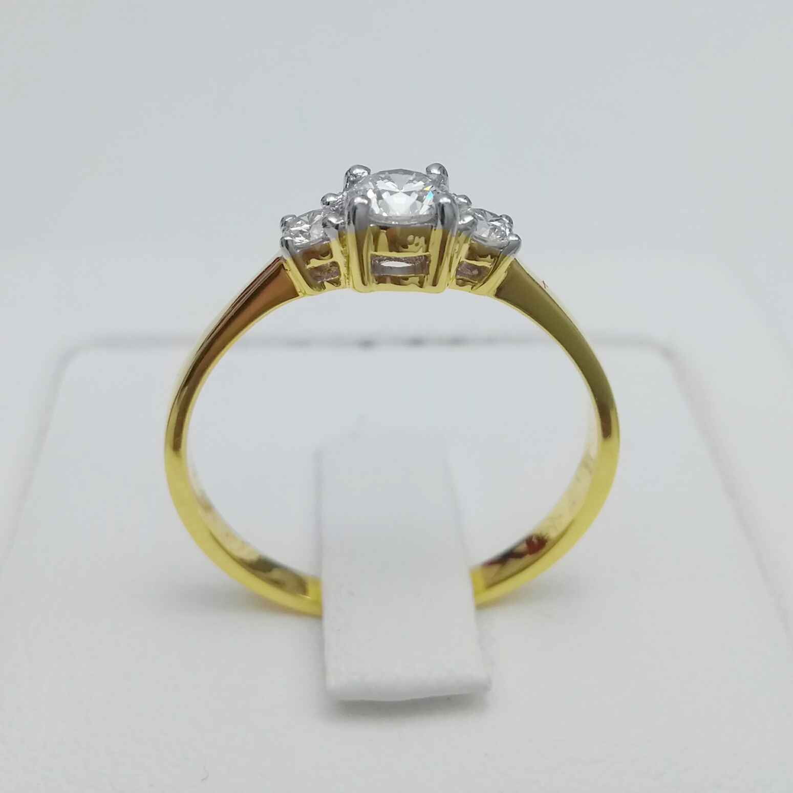 แหวนเพชรแท้GIA น้ำหนักรวม 0.33 cts