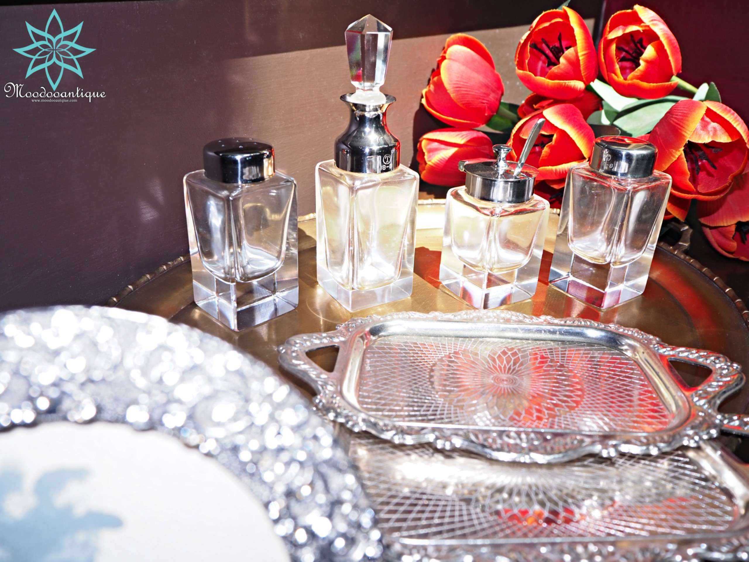 ชุดเครื่องปรุงทำจากแก้วและสแตนเลส