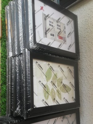 ชุดกรอบรูปติดผนัง London (Black20) กรอบรูปไม้สีดำ 20 ชิ้น พร้อมภาพตามแบบและวัสดุติดตั้ง