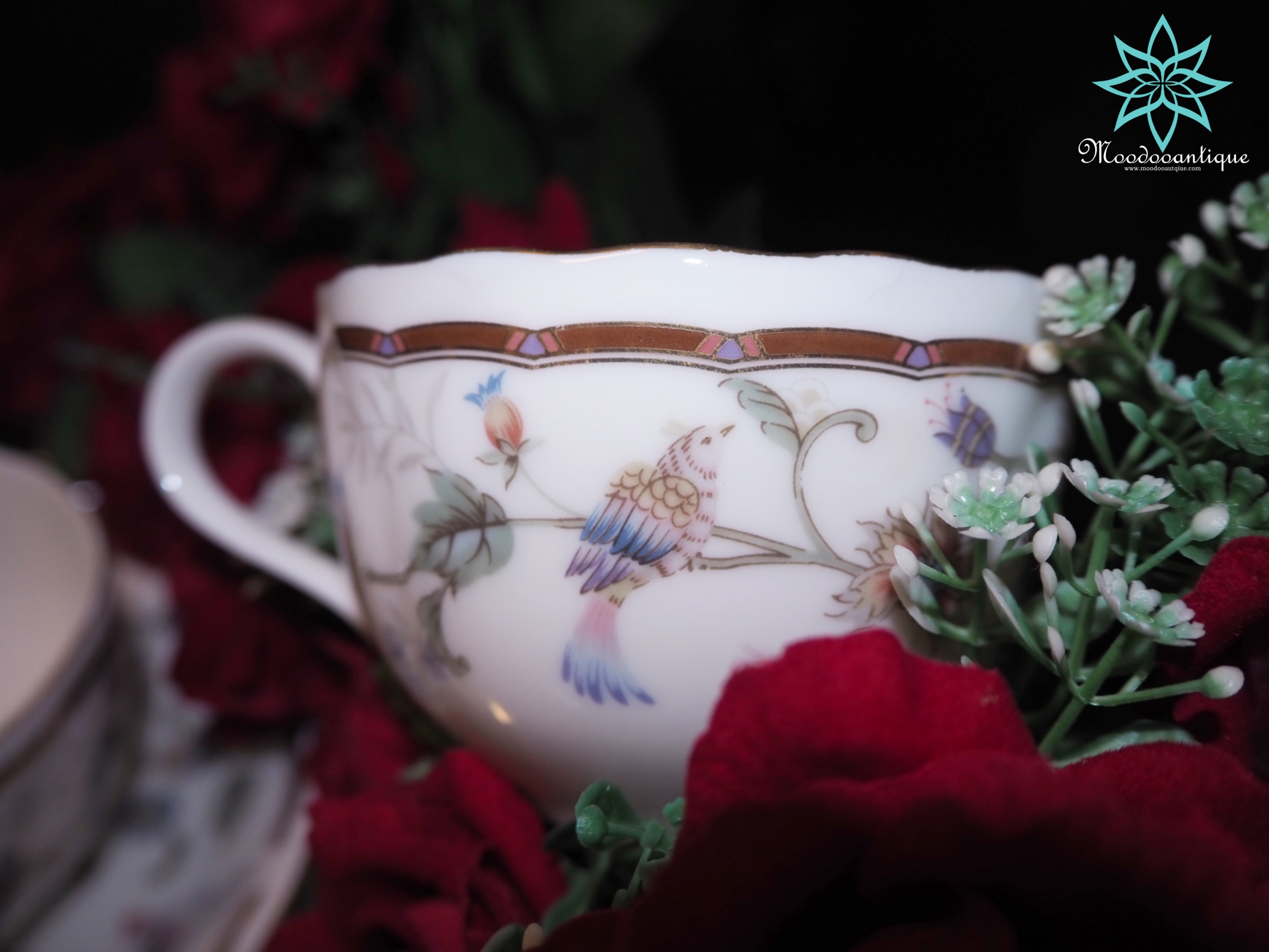 ชุดถ้วยและจานรอง Narumi ลายนก