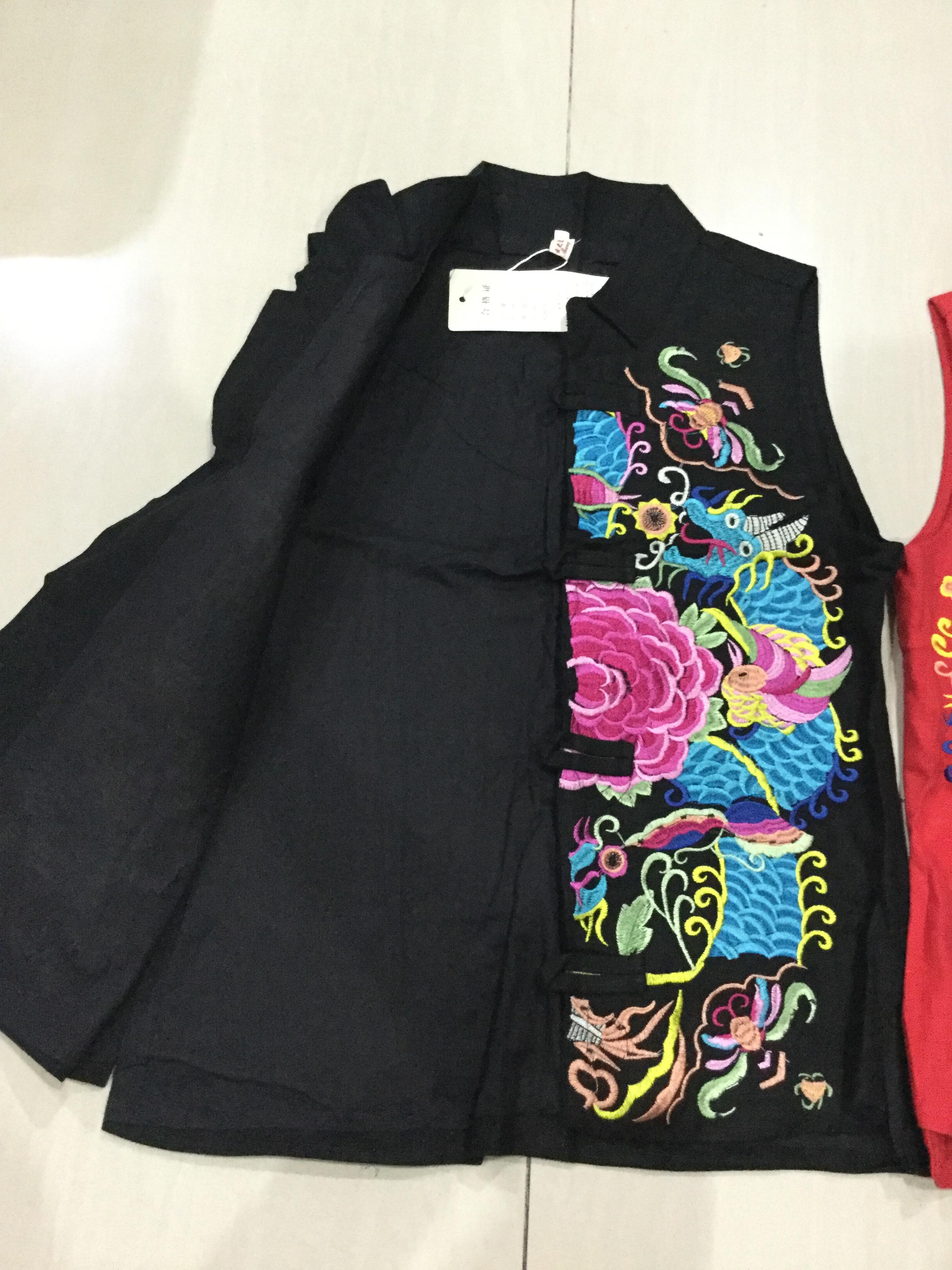 เสื้อแขนสั้นผ้าฝ้ายลายดอก เนื้อดี ใส่สบาย รหัสFZ 79 สีดำ