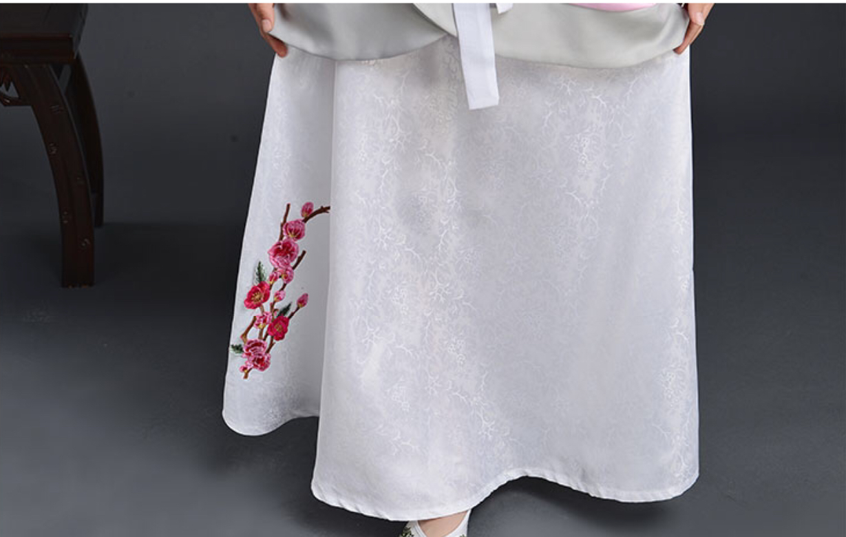 ชุดจีนฮั่น สีชมพูลายปัก รหัส QU 50 สินค้าพร้อมส่ง