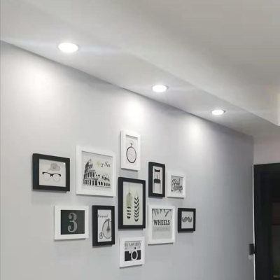 ชุดกรอบรูปติดผนัง Black&White11 (Vintage) กรอบรูปไม้สีขาวดำ11 ชิ้น พร้อมภาพตามแบบและวัสดุติดตั้ง