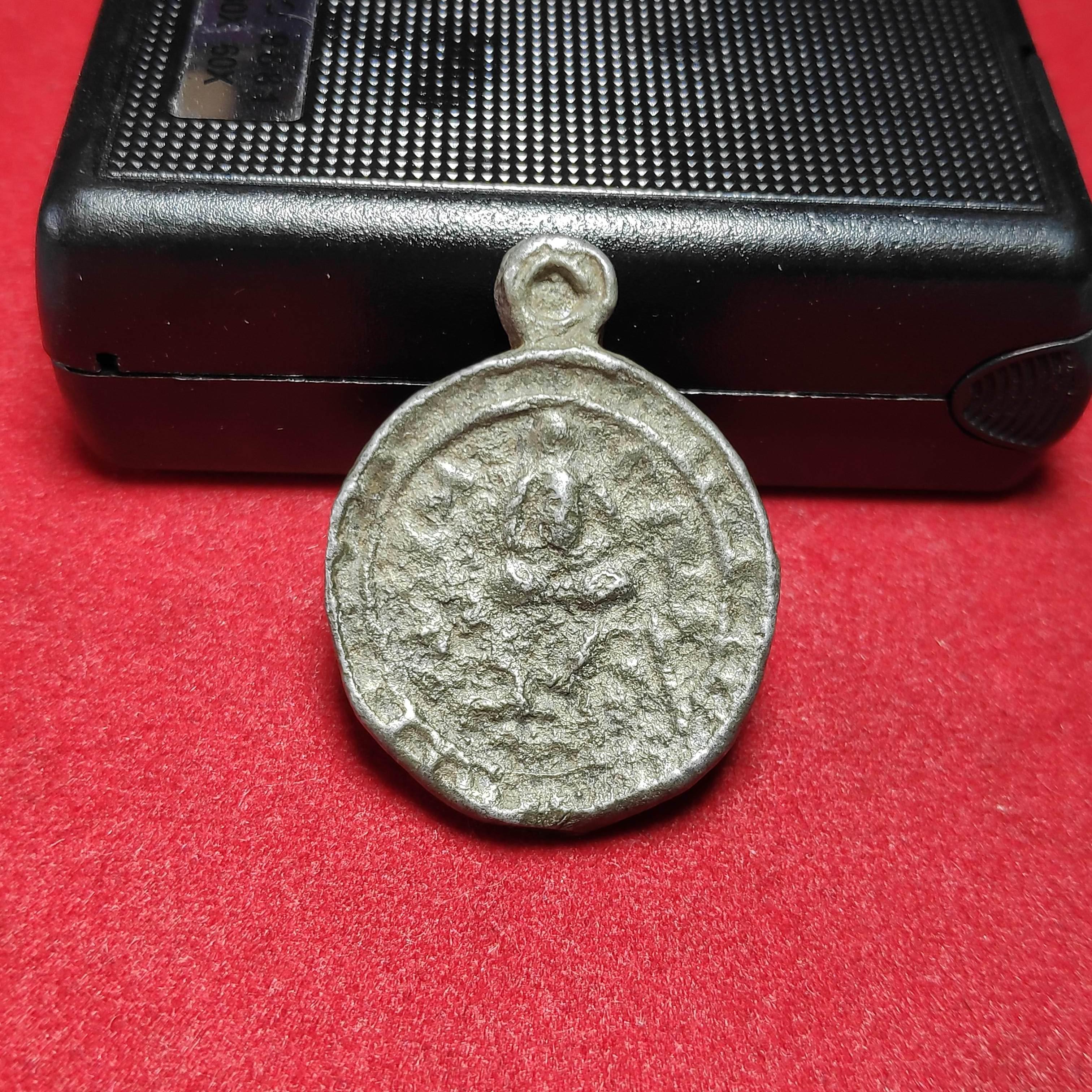 เหรียญกลมหล่อโบราณหลวงพ่อพ่วงวัดกกเนื้อตะกั่วปี2478