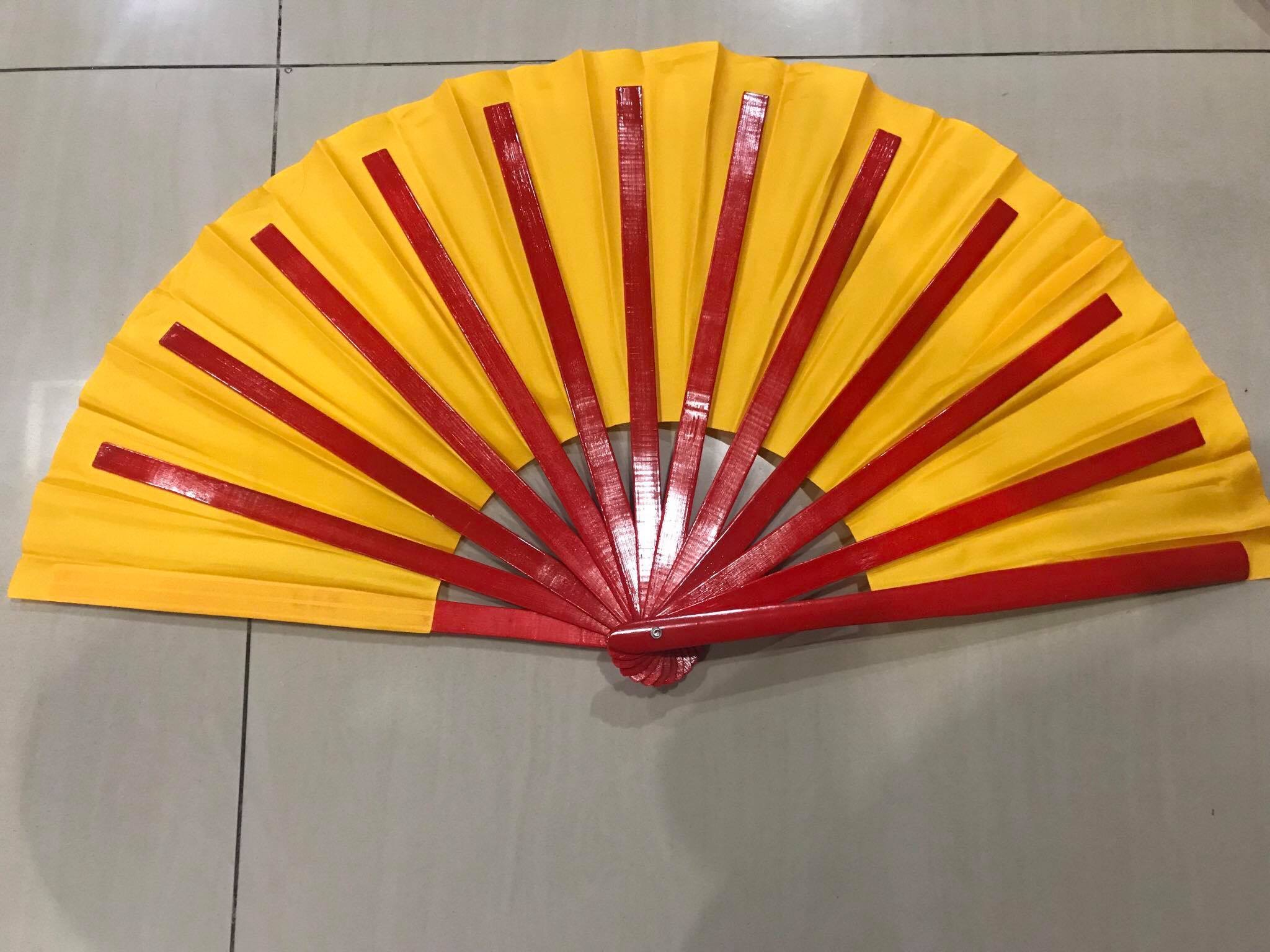 พัดรำไทเก๊กและกังฟู. สีแดงเหลืองทอง สินค้าพร้อมส่ง