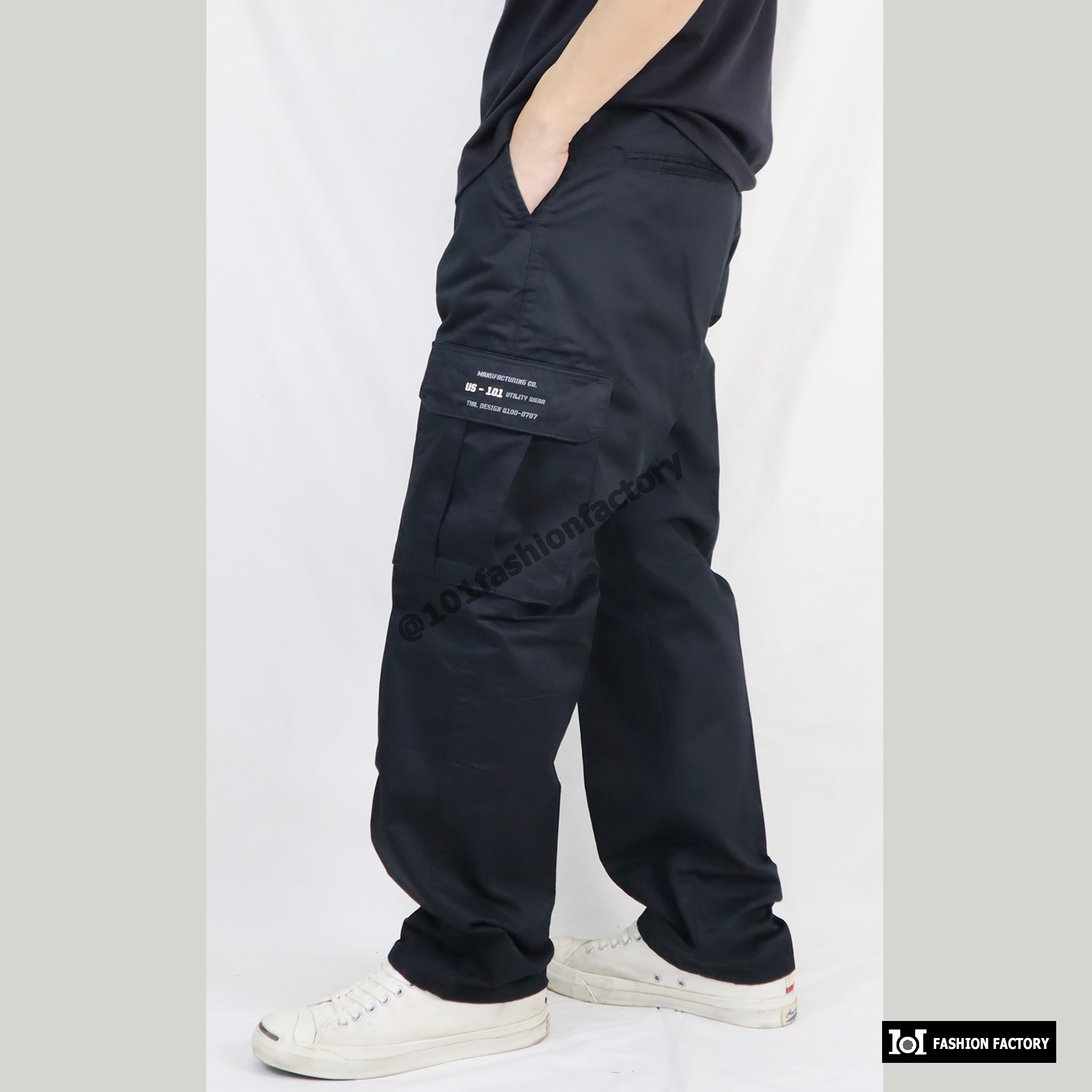 กางเกงคาร์โก้กระเป๋าข้าง NO.707/1 ขาตรงทรงหลวมกระบอกธรรมดา สีดำ | 101FashionFactory