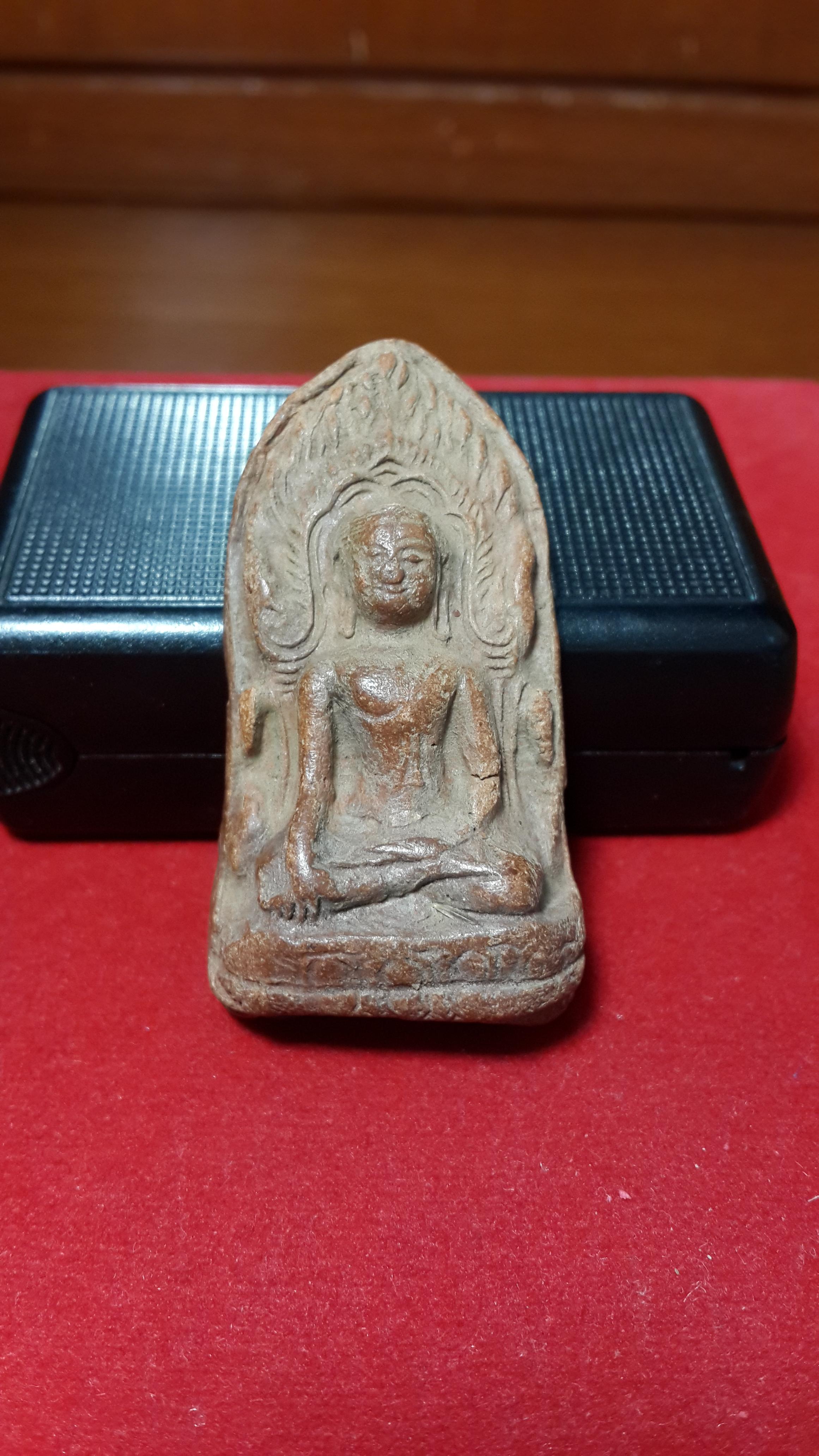 พระลือโขงเนื้อแดงกรุวัดกู่เหล็กลำพูน