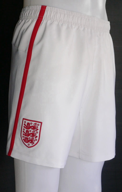กางเกงฟุตบอล UMBRO England Euro 2012 ไซส์ M รอบเอว 30-36 นิ้ว