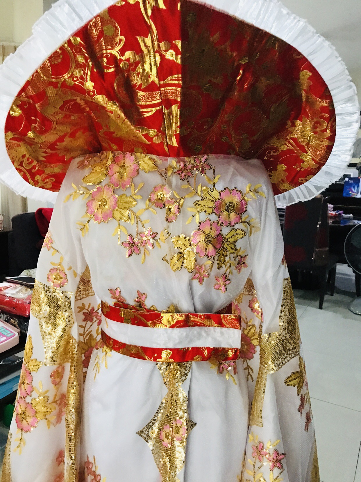 ชุดราชินีถัง สีขาว รหัส RPN 274 สินค้าพร้อมส่ง