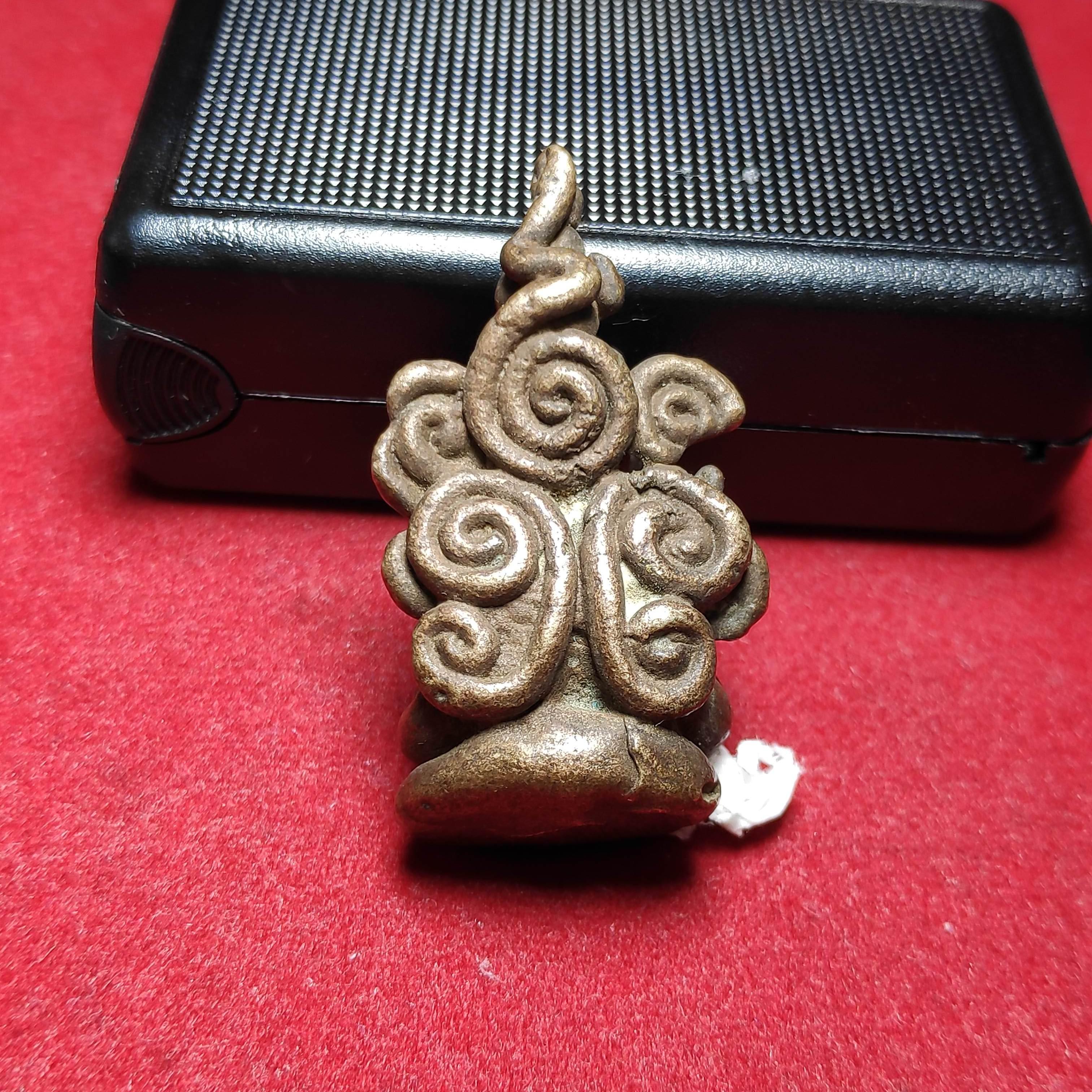 รูปหล่อพระปิดตาหลังยันต์สำนักเขาอ้อ