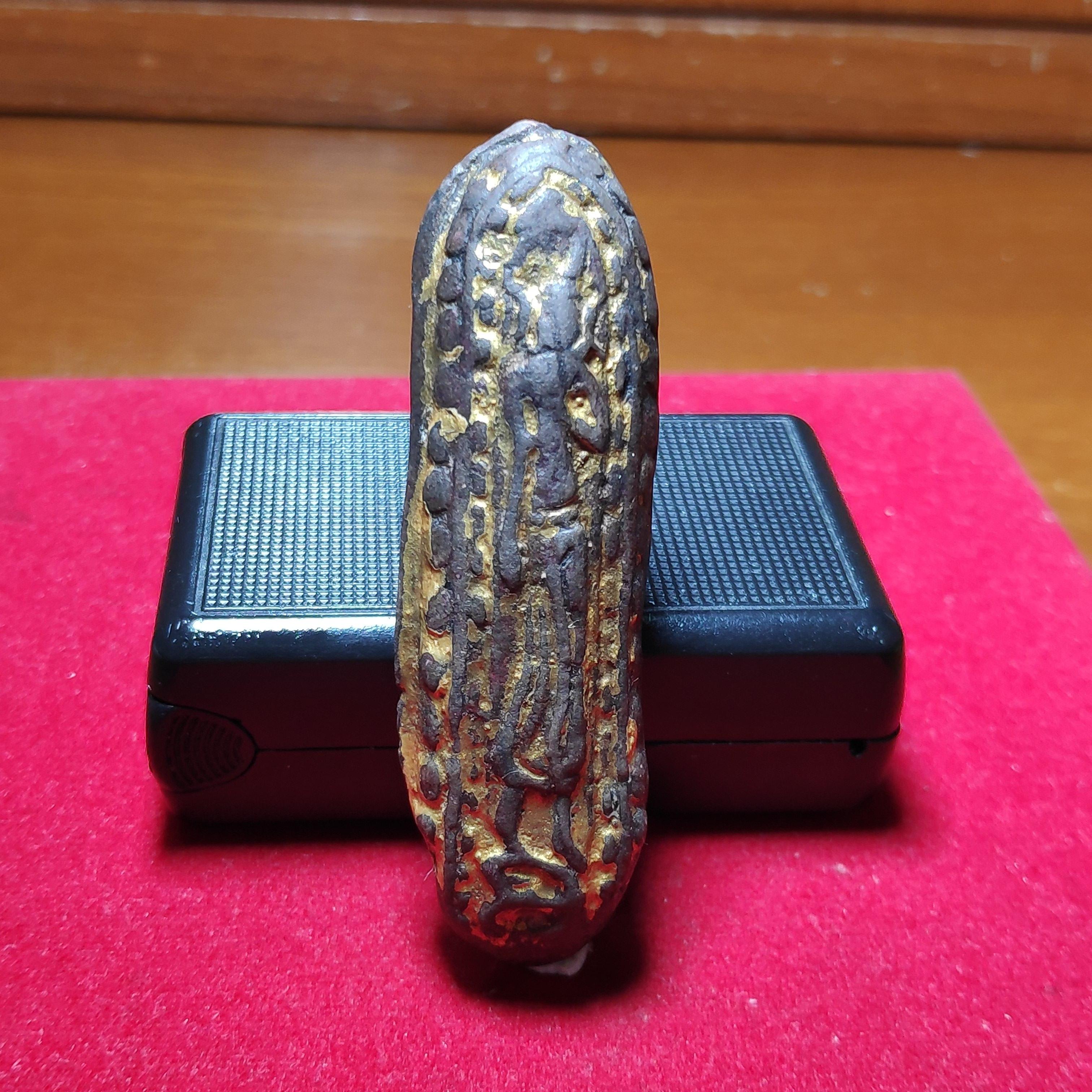 พระลีลาข้างเม็ดหลังนูนหลวงปู่บุญวัดกลางบางเเก้วลงรักปิดทอง