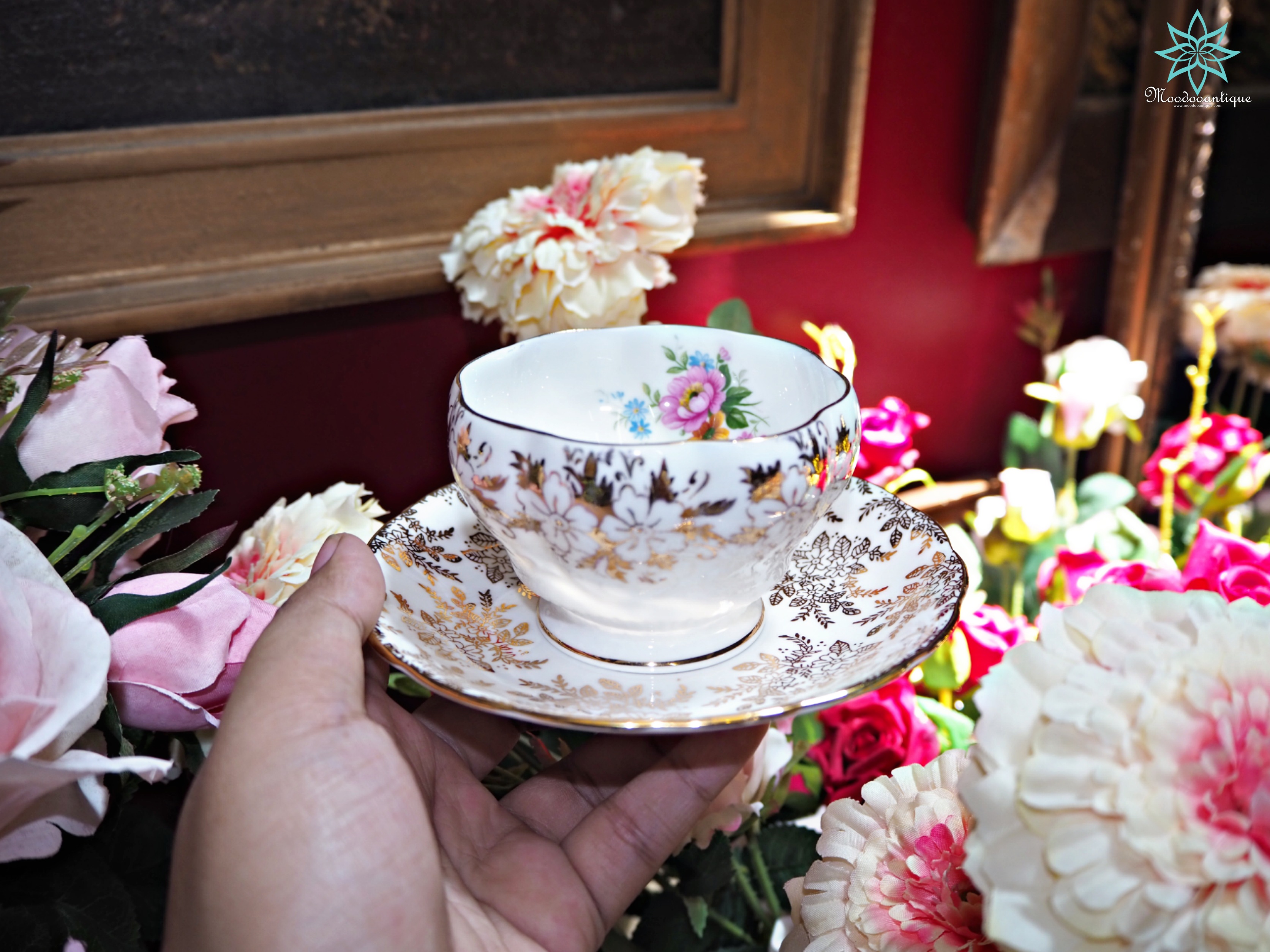 Queen Anne England gold 24 k