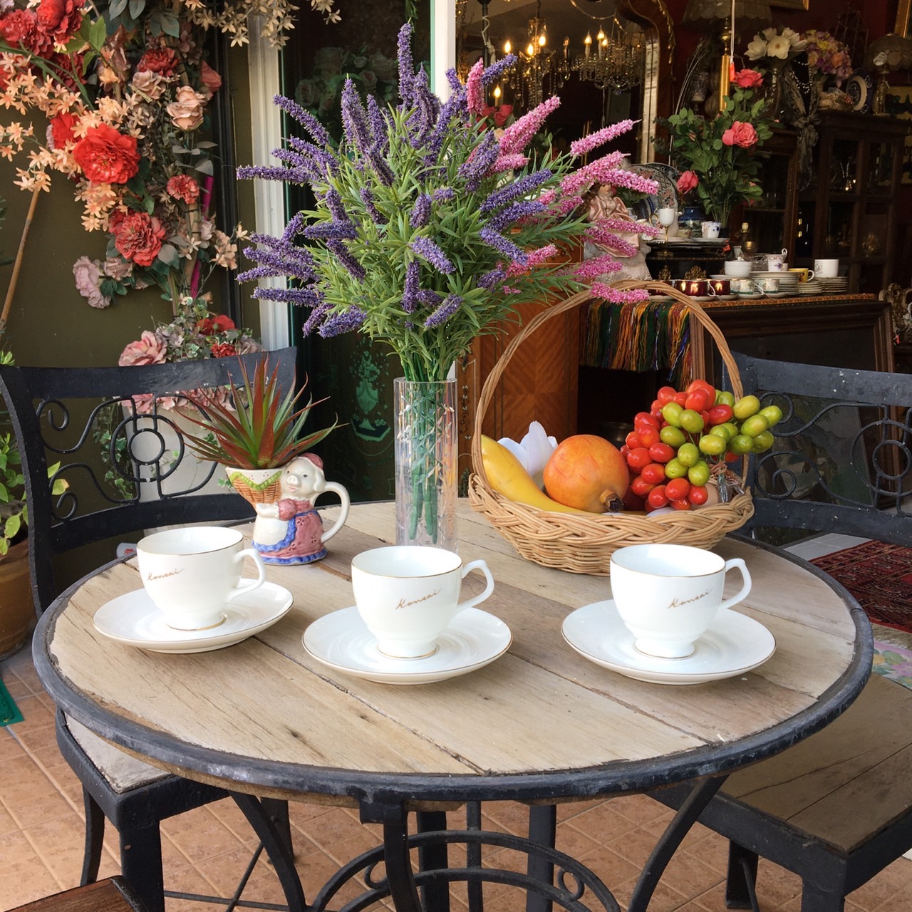 ชุดโต๊ะเก้าอี้เหล็กดัดงานเก่า