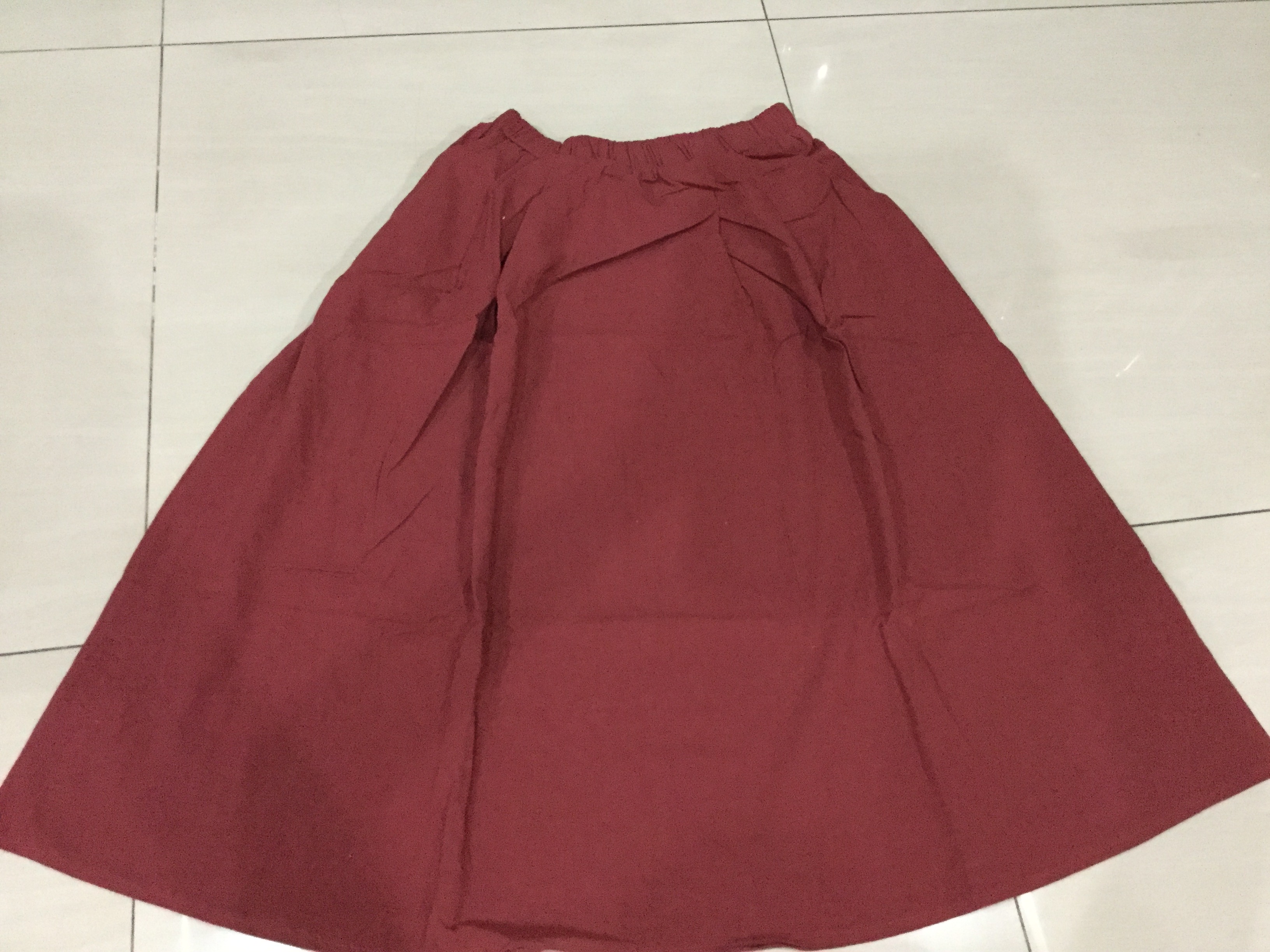 กระโปรงผ้าฝ้าย สีแดง / สีน้ำเงิน / สีครีม. รหัส VA 43 สินค้าพร้อมส่ง