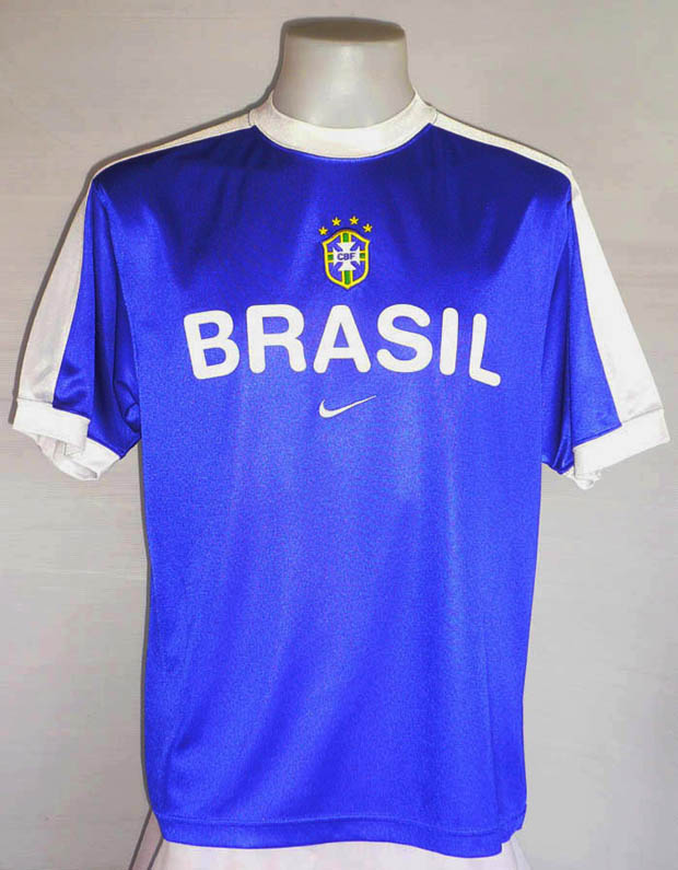 เสื้อฟุตบอล NIKE ทีมชาติ BRASIL แชมป์ 4 สมัย ปี1994 USA ไซส์ M รอบอก 44 นึ้ว