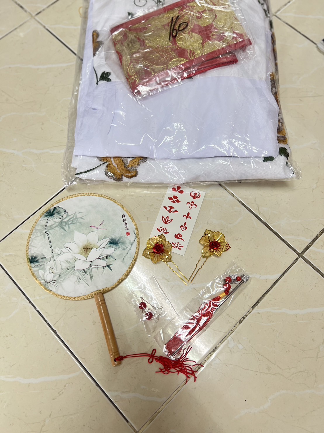 ชุดองค์หญิงราชวงศ์ถัง สีขาว. รหัสFIN 158 สินค้าพร้อมส่ง