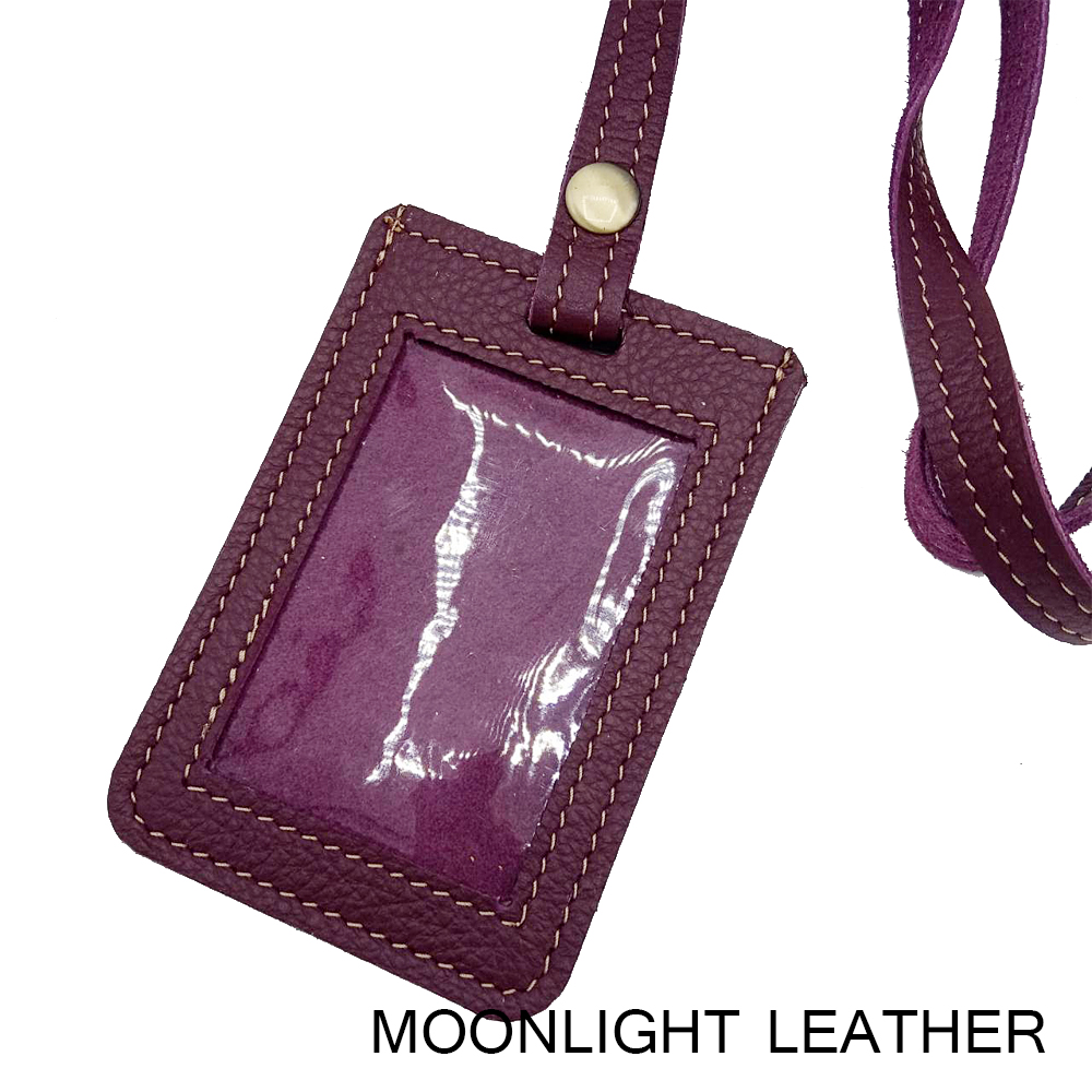 ป้ายห้อยคอ ที่ใส่บัตรพนักงานหนังแท้ทั้งใบ Moonlight มี 5 สี ทำจากหนังวัวแท้ นุ่ม ไม่ลอก สวย ทนทาน มีกล่องเป็นของขวัญได้