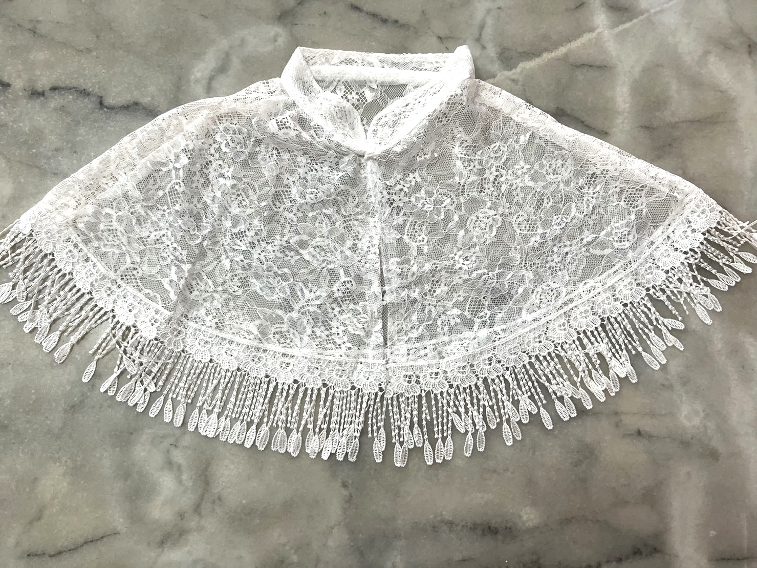 #ผ้าคลุมไหล่ลูกไม้