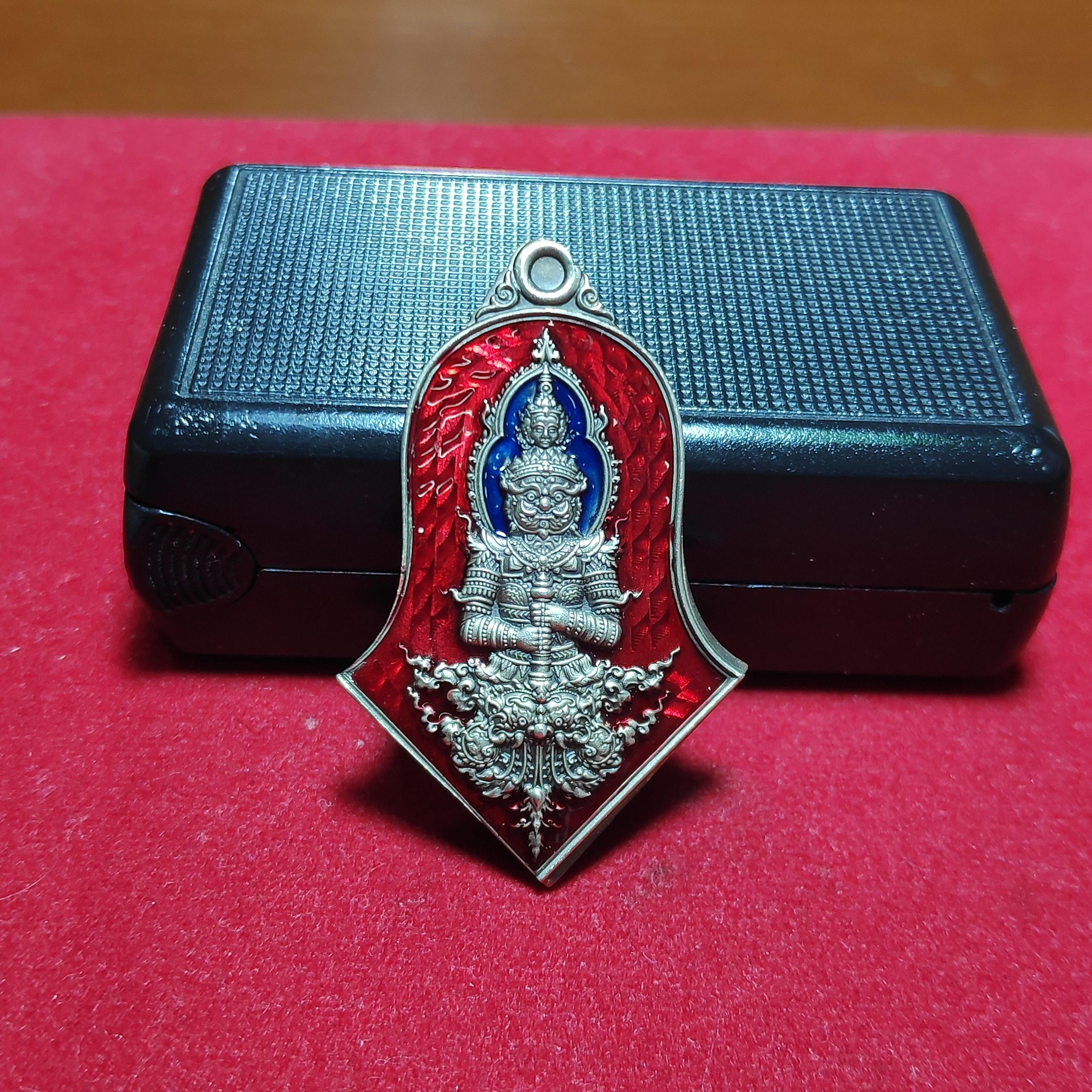 เหรียญลงยาท้าวเวสสุวรรณหลวงพ่อพัฒน์วัดห้วยด้วนรุ่นมหาบารมีโชคดีทวีทรัพย์