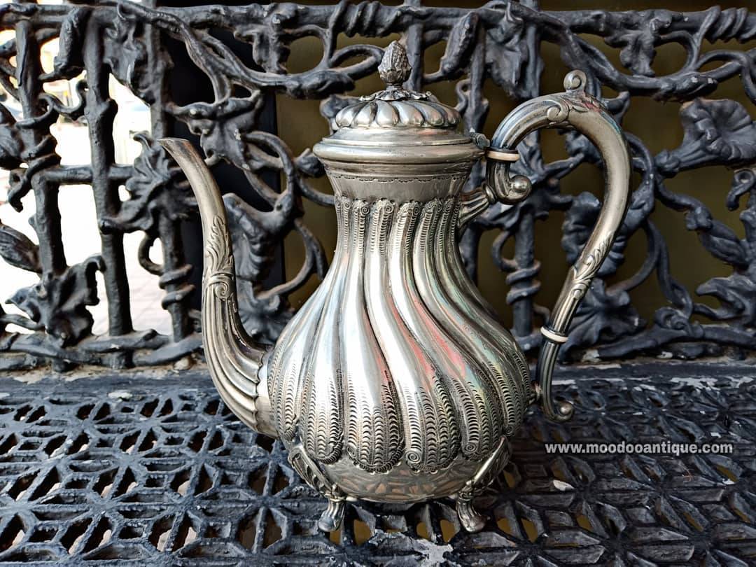 โถเอาใว้เสริฟนมจากอังกฤษ