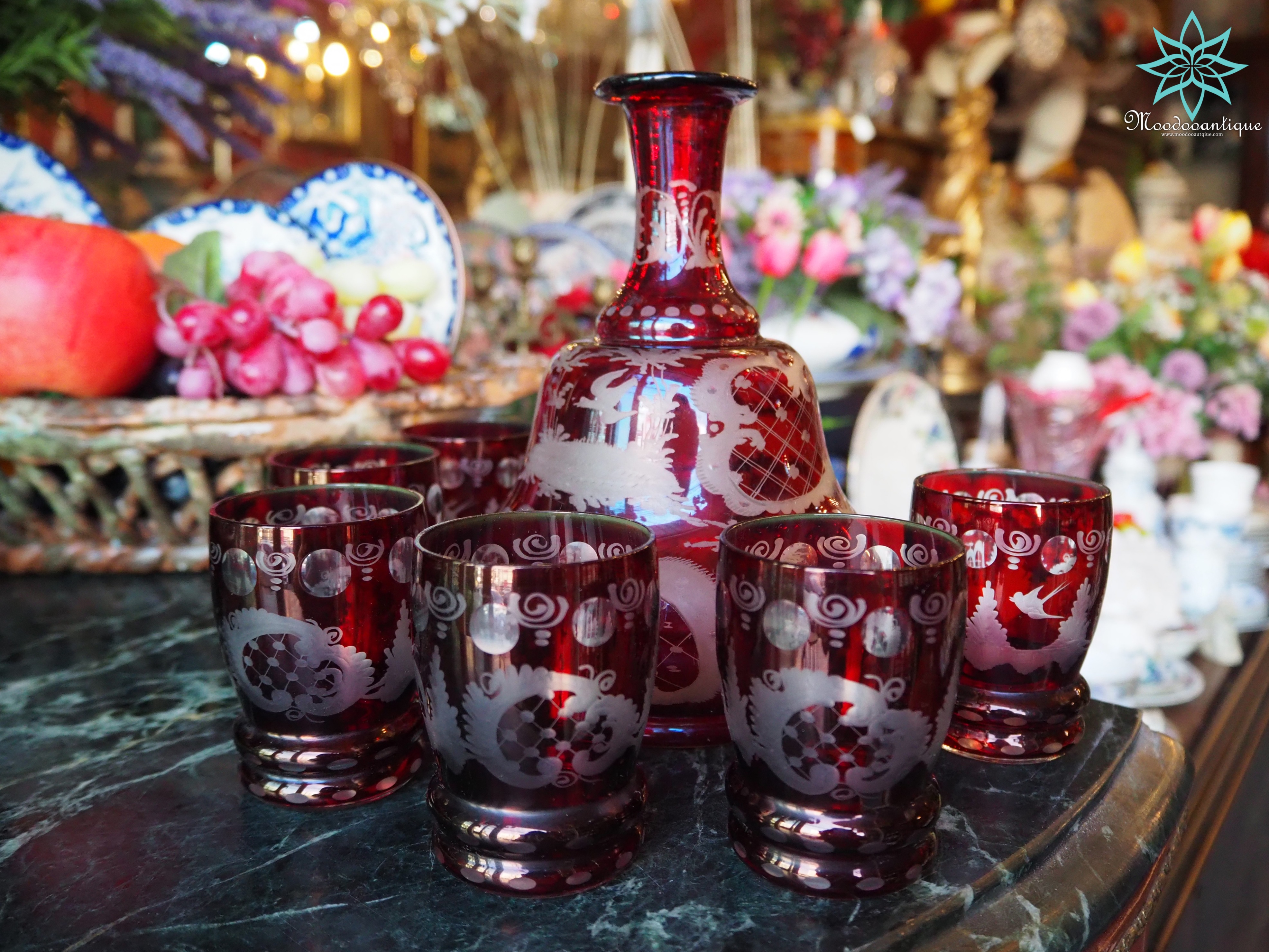 เครื่องแก้วแอนทีคโบฮีเมี่ยน