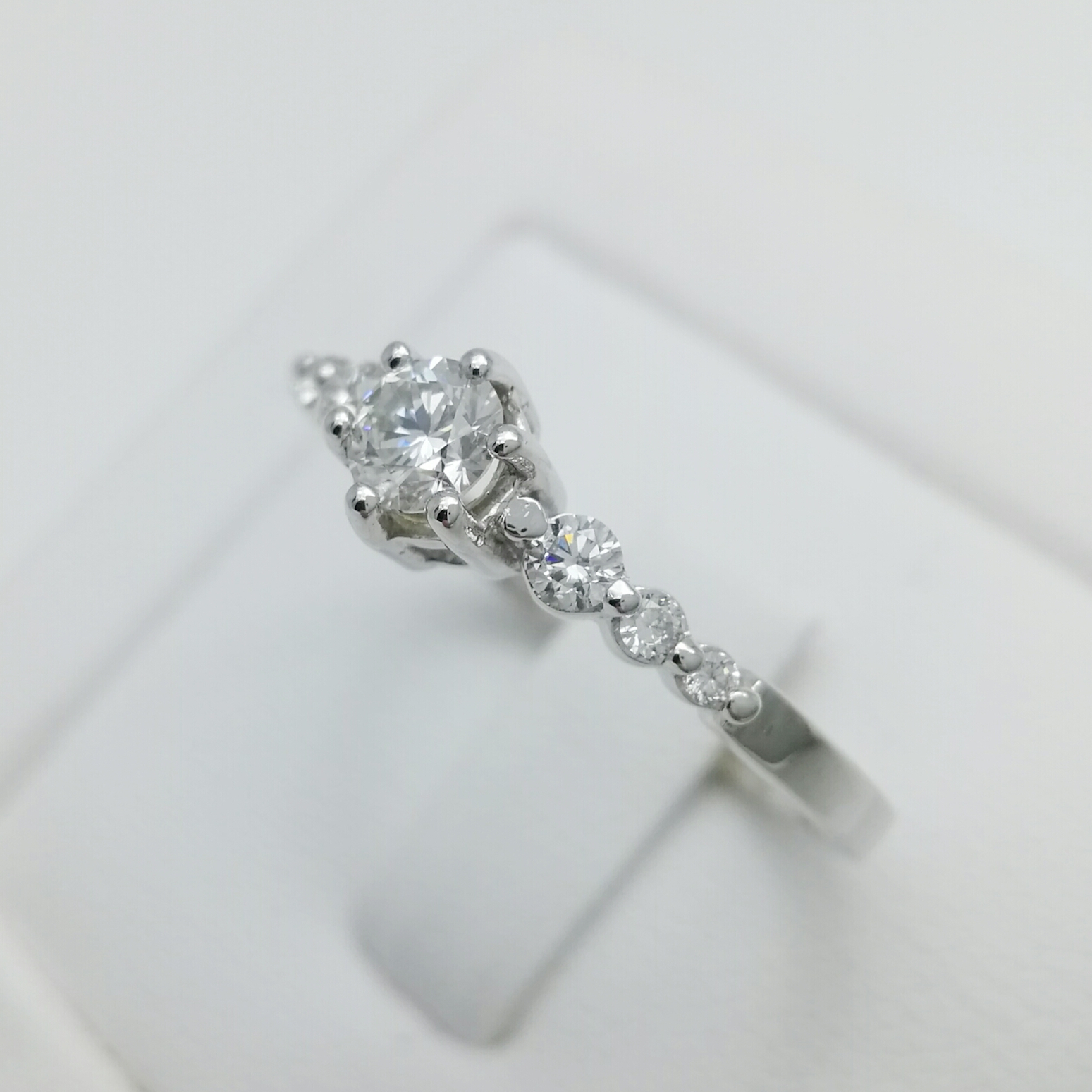 แหวนเพชรแท้น้ำหนักรวม 0.34 cts ทองคำแท้ 18K