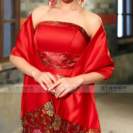 กี่เพ้ายาว สีแดงเกาะอกพร้อมผ้าคลุมไหล่ X158