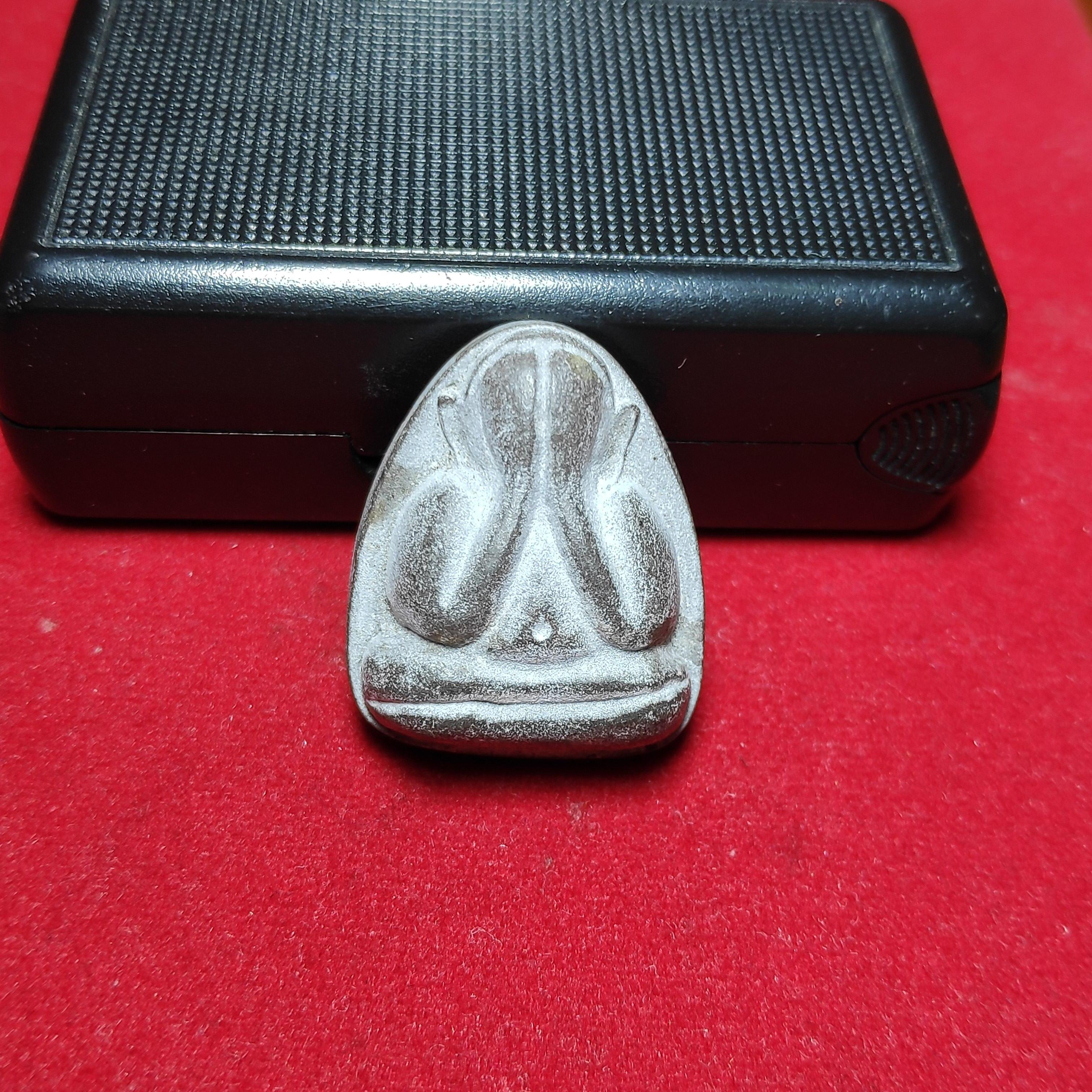 พระปิดตาหลังยันต์ฤาวัดกุฏโง้งปี2514