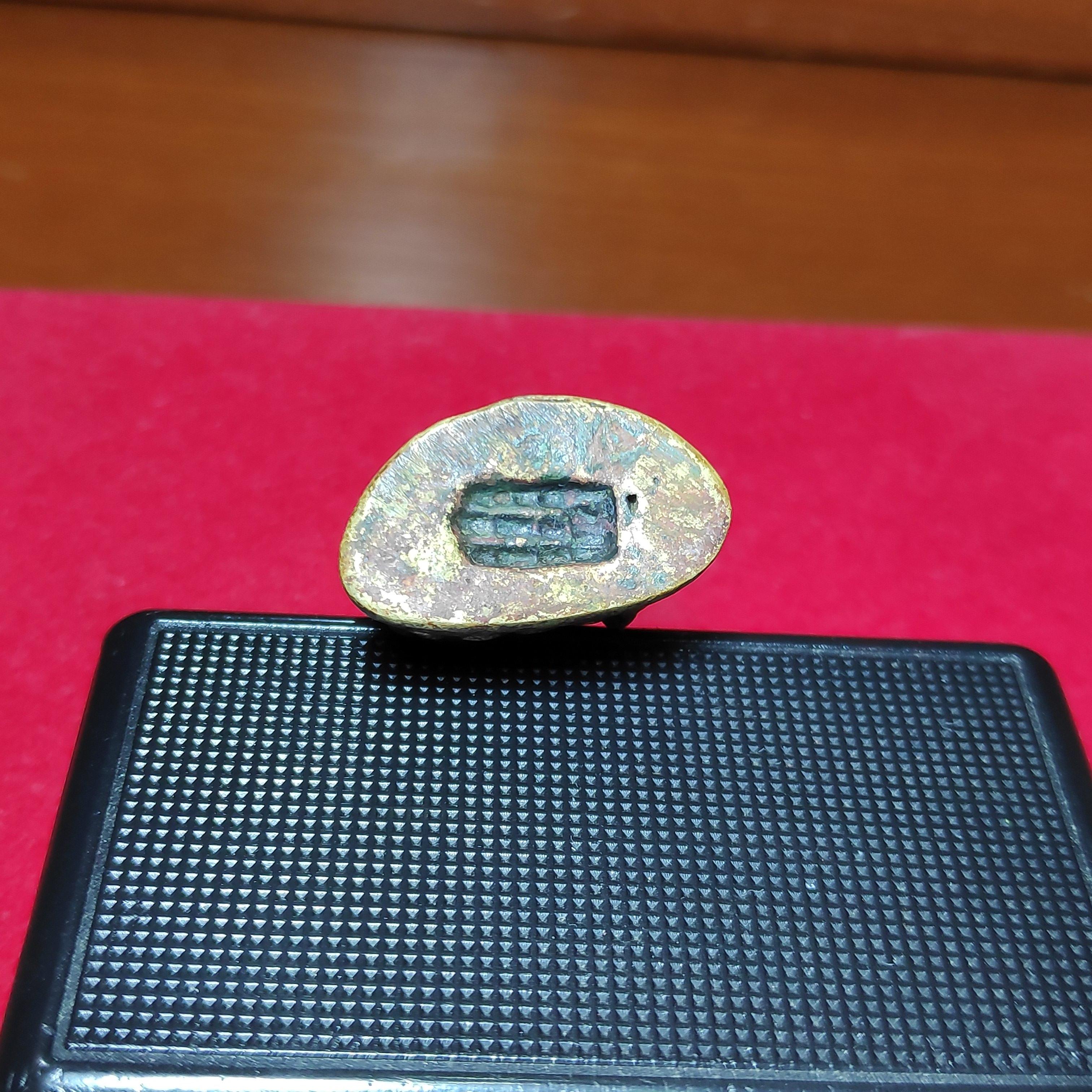 รูปหล่อพระพุทธชินราชโค๊ตใต้ฐาน