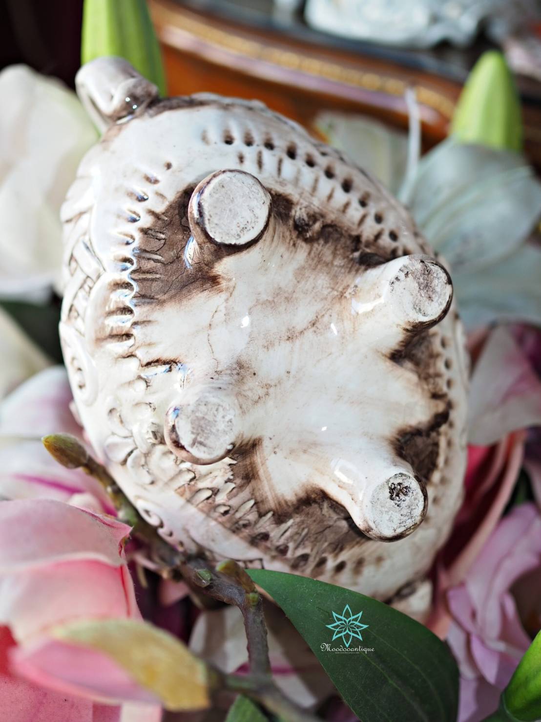 โถมีฝาปิด งานกระเบื้องดินเผาจากอิตาลี