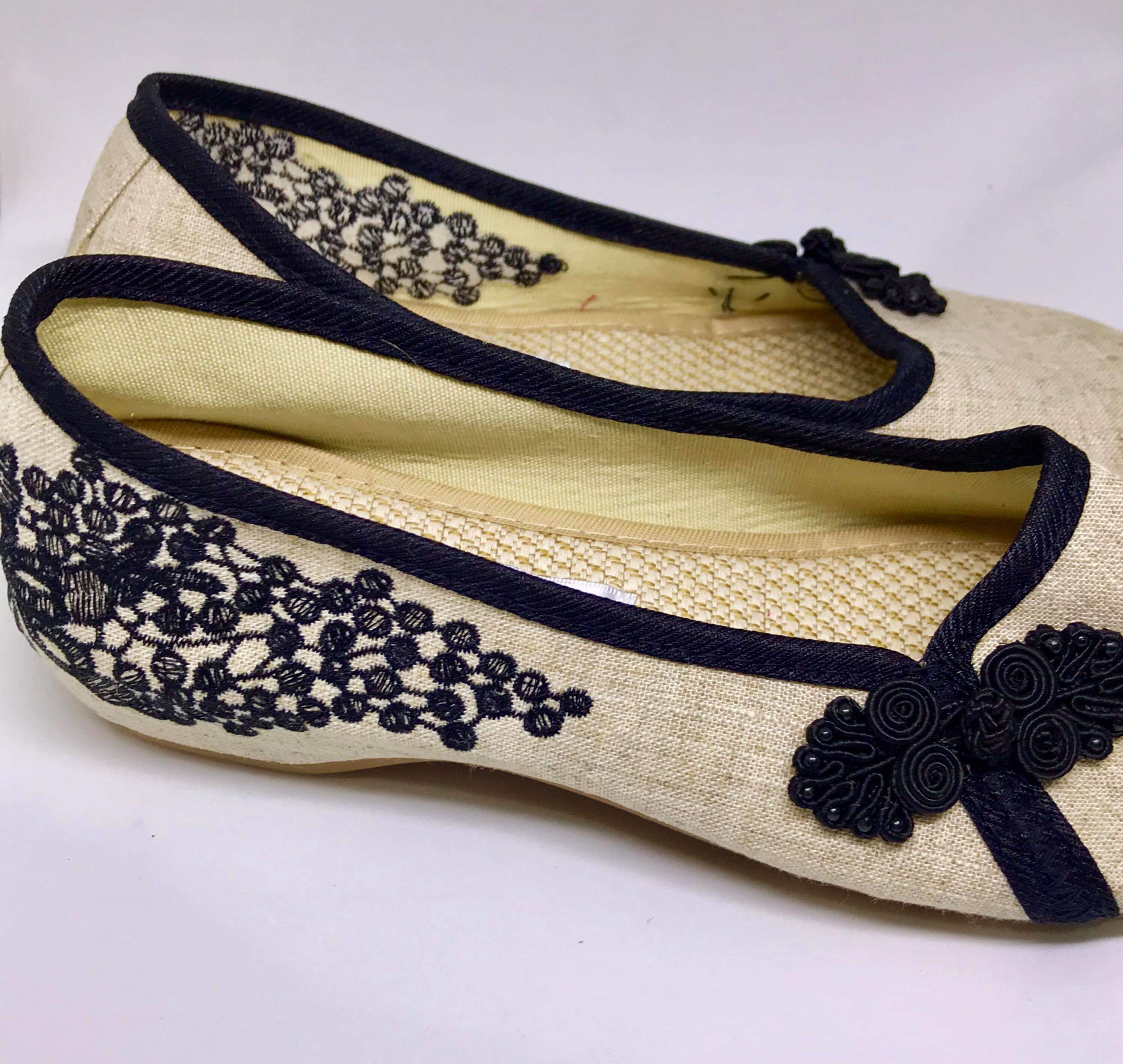 รองเท้าจีน สีกากีขอบดำ รหัส 180 สินค้าพร้อมส่ง