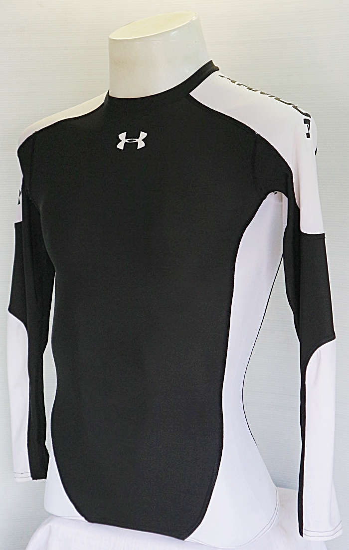 เสื้อรัดกล้ามเนื้อ UNDER ARMOUR แขนยาว สีดำขาว ไซส์ S
