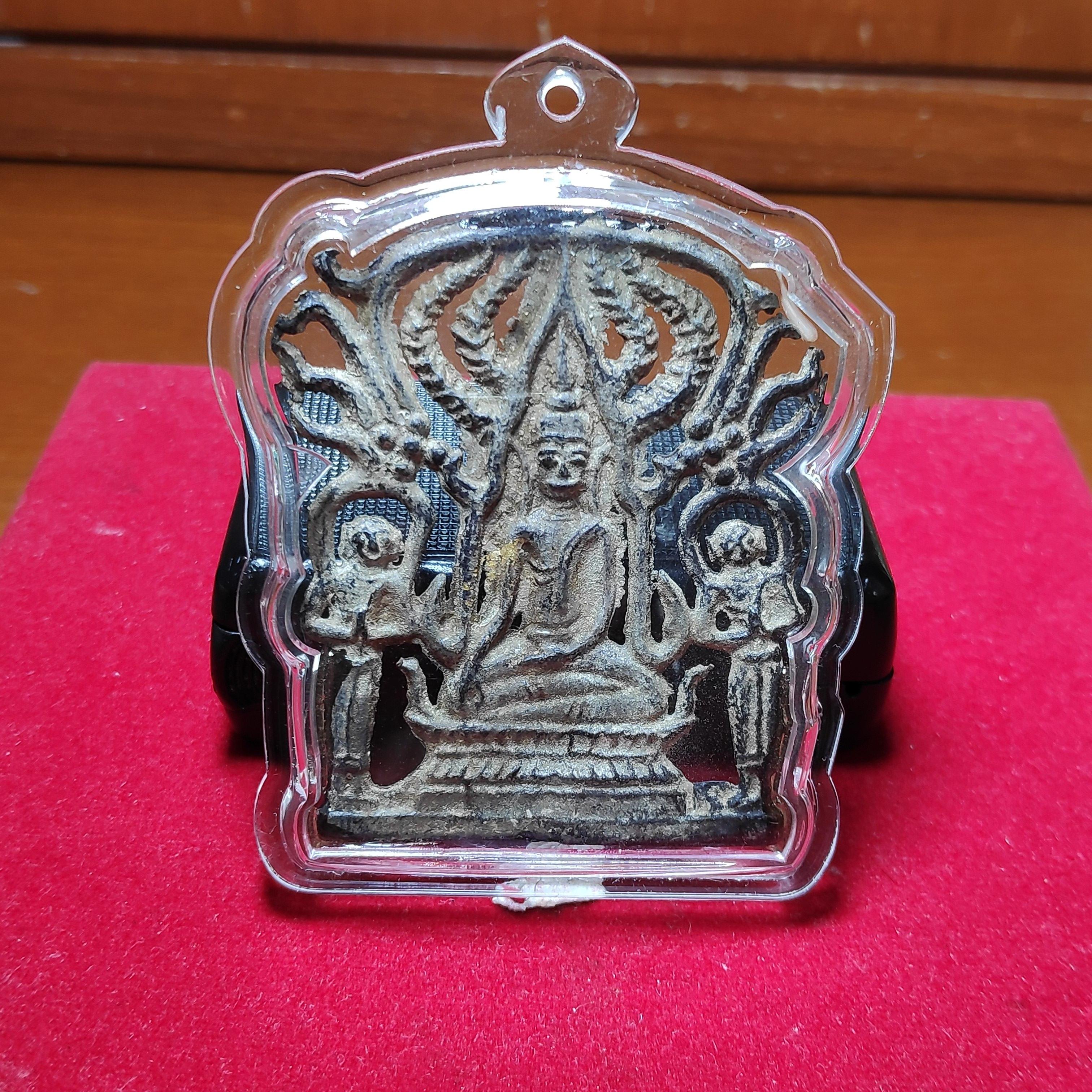 พระปรุหนังกรุวัดราชบูรณะเนื้อชิน จ.อยุธยา