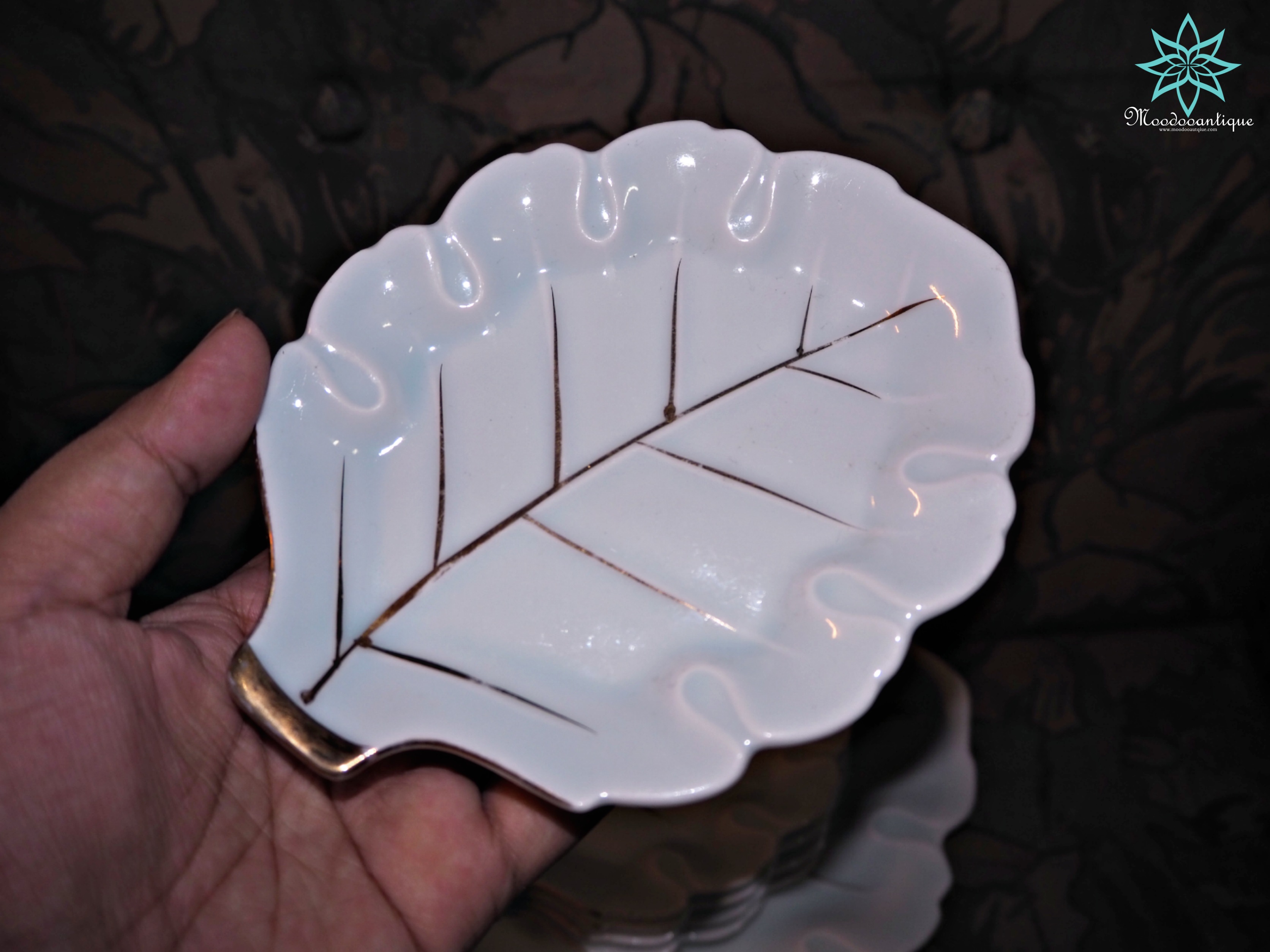 จานรูปใบไม้ FANCY JAPAN