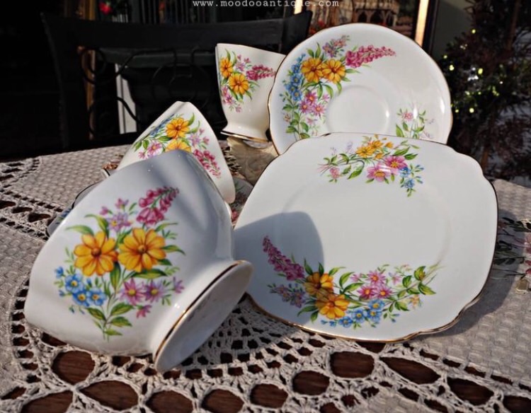 Bone Windsor England set