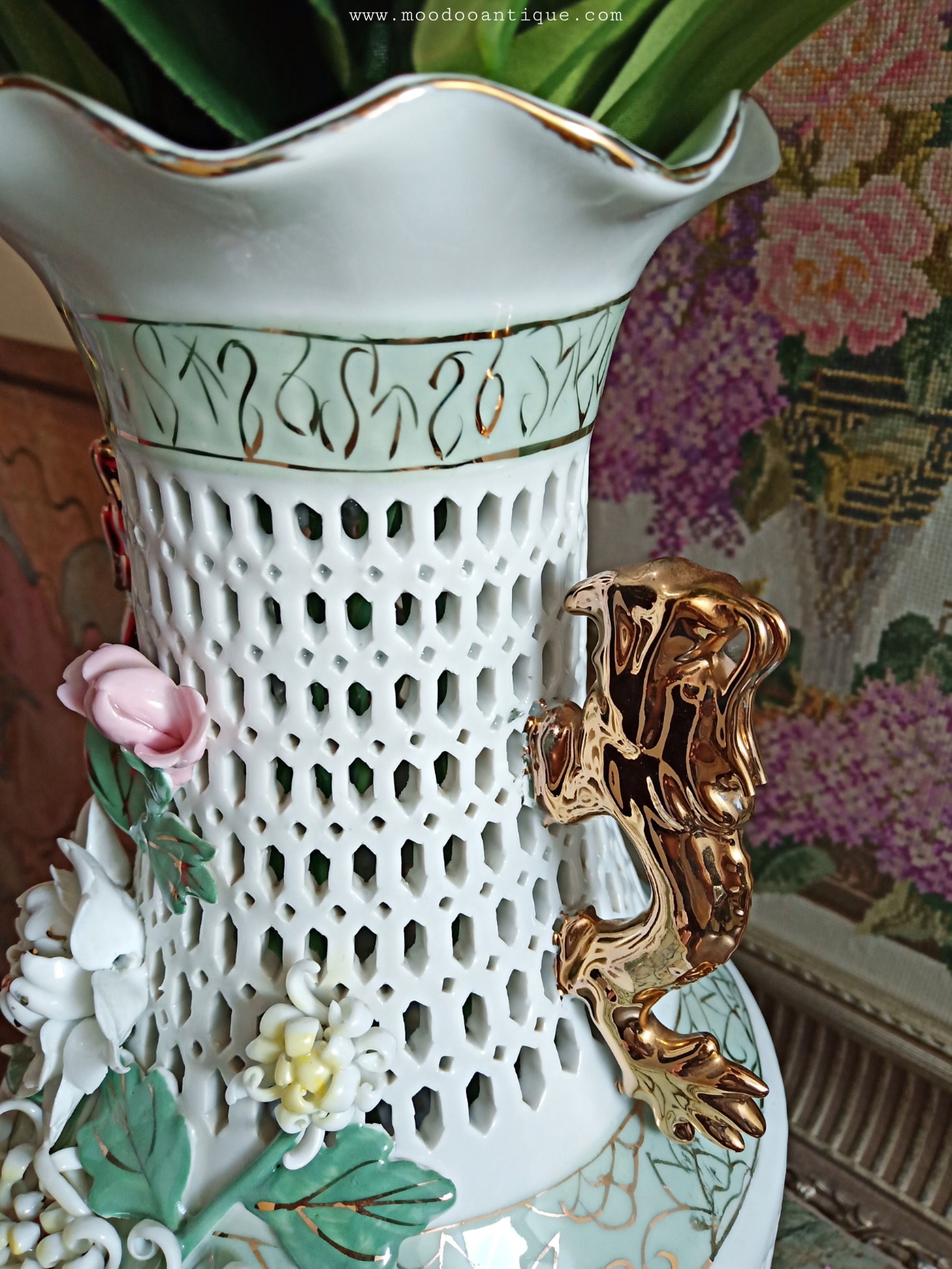 แจกันงานปั้น อิตาลี