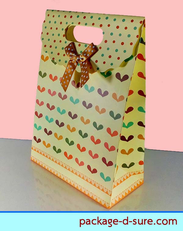ถุงกระดาษช็อปปิ้ง หูหิ้ว สีเหลือง หัวใจ