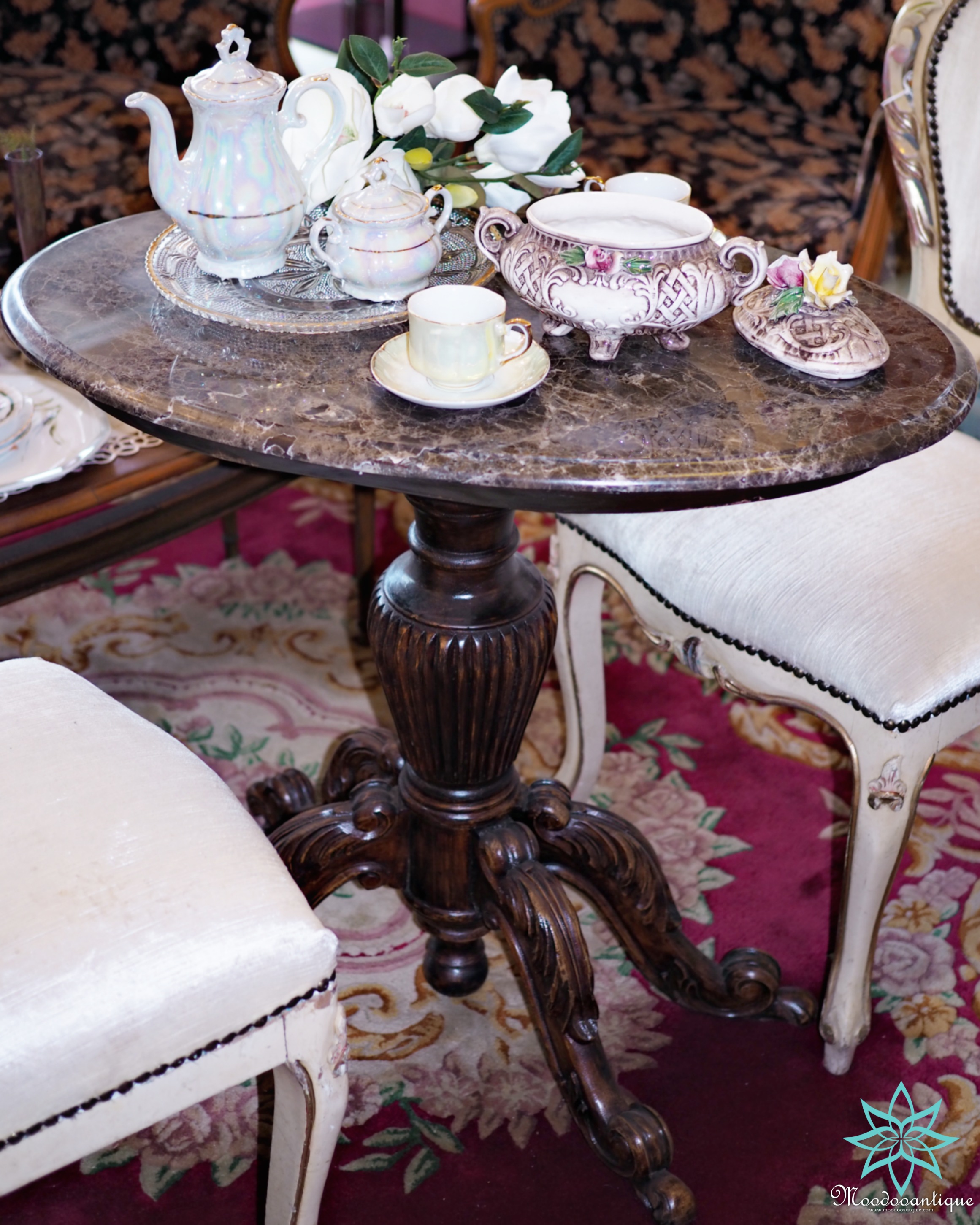 โต๊ะไม้มะฮอกกานีท็อปหินอ่อน