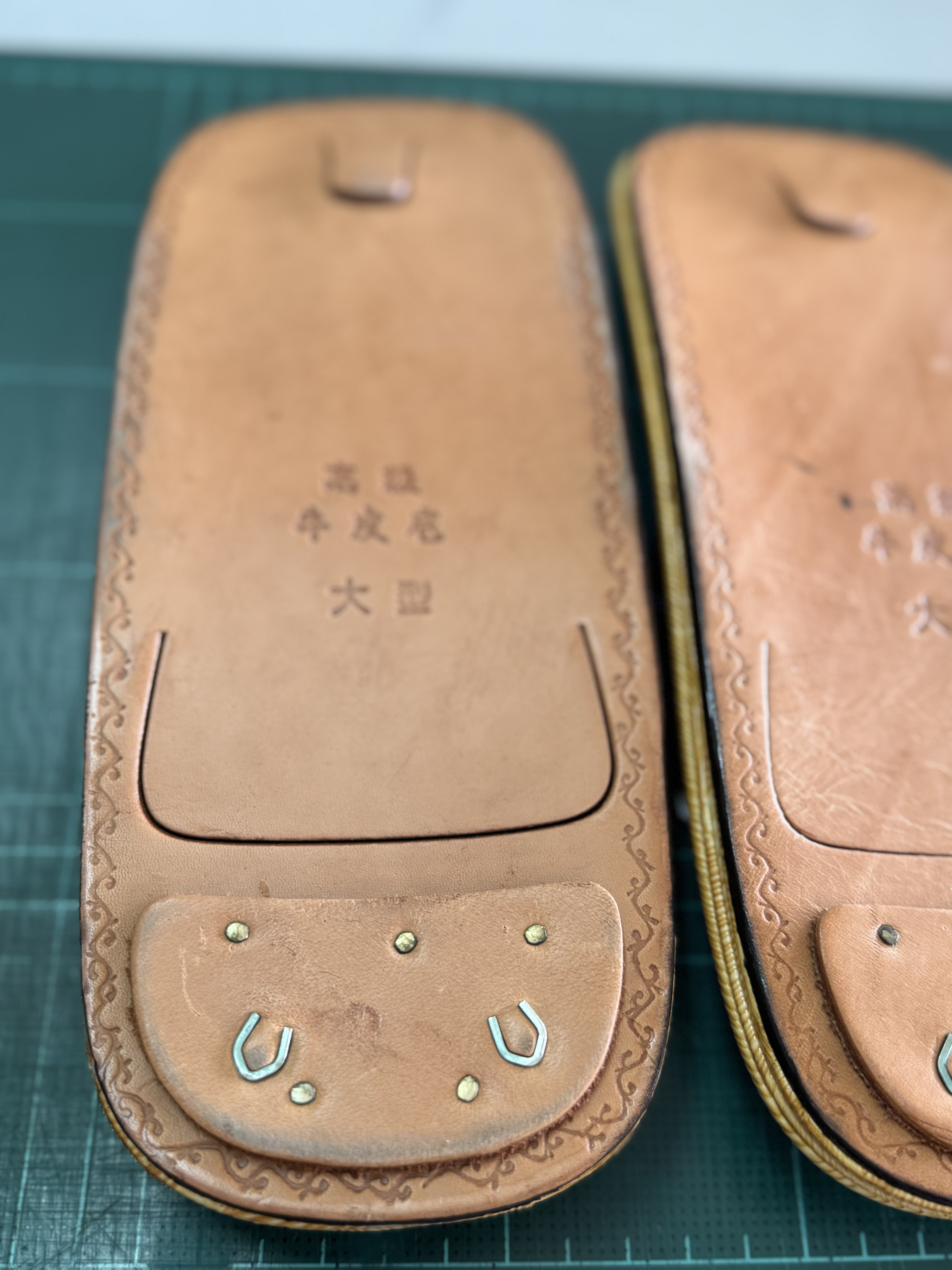 รองเท้าญี่ปุ่นผู้ชาย พื้นรองเท้าเป็นหนังวัว ความยาวเท้า10 “