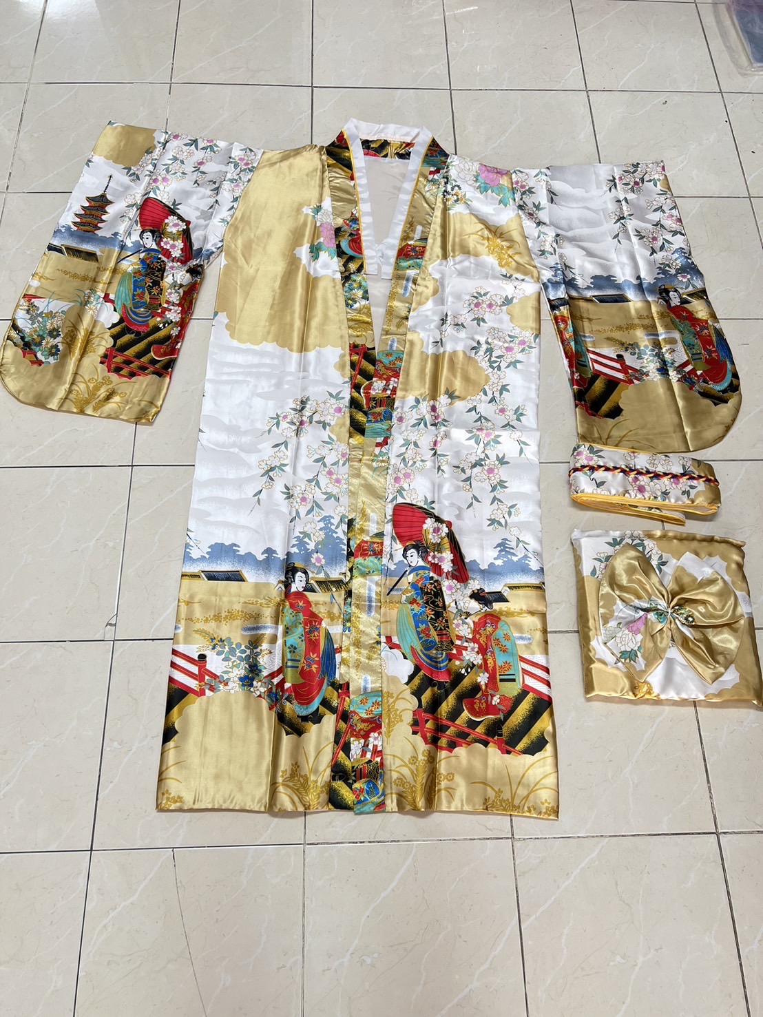 #กิโมโน สีเหลือง