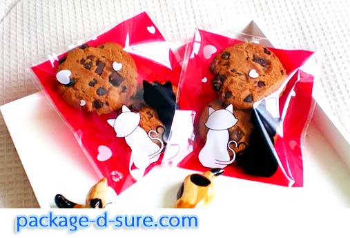 ล้างสต็อก//ถุงคุกกี้ แถบกาว 10x10 ลายแมวคู่รักขาวดำ พื้นแดง แพ็ค 100 ใบ