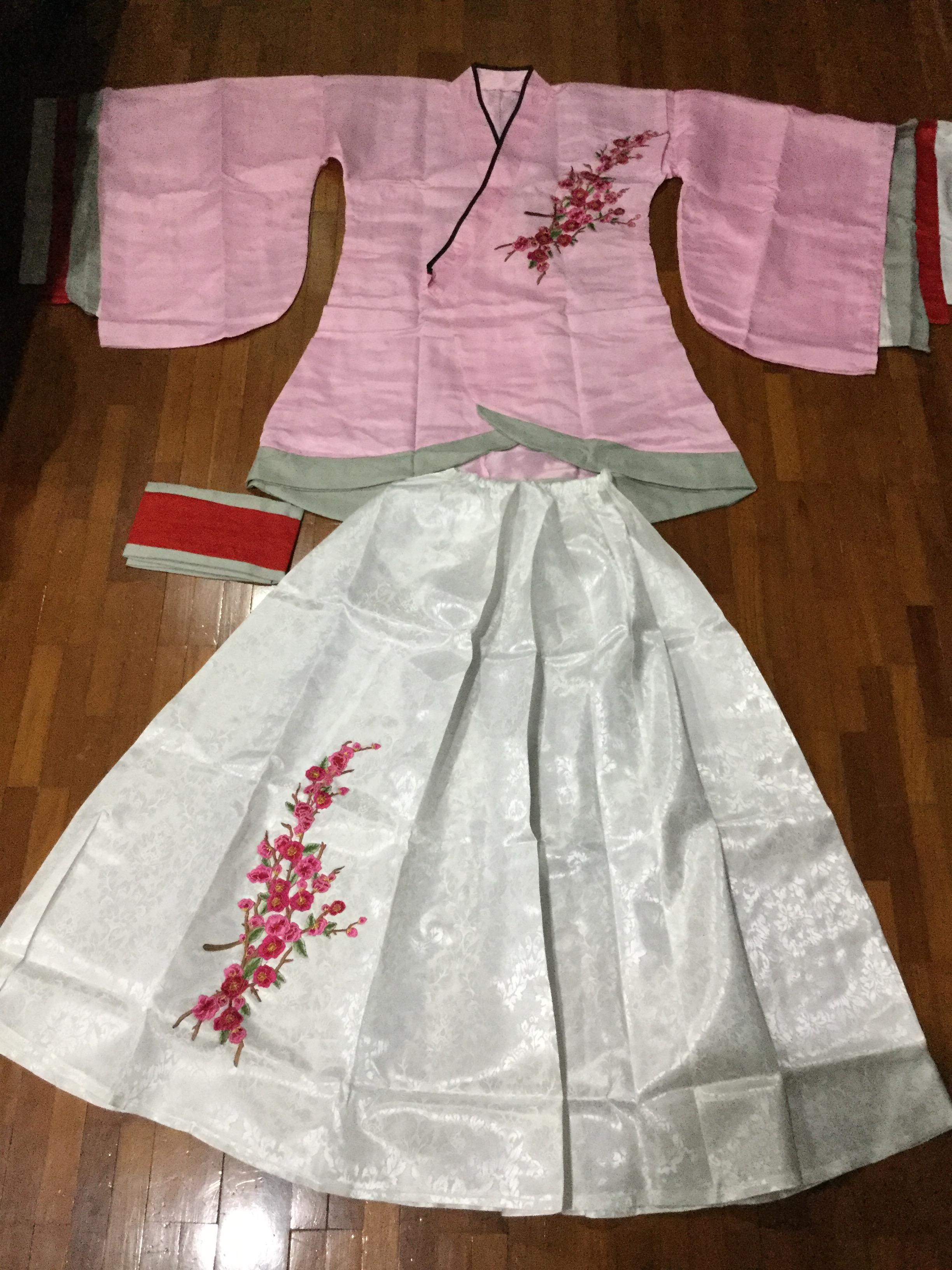 ชุดจีนสตรีฮั่นโบราณ สีขาว-ชมพู ลายปักดอกไม้ รหัส VP95 สินค้าพร้อมส่ง