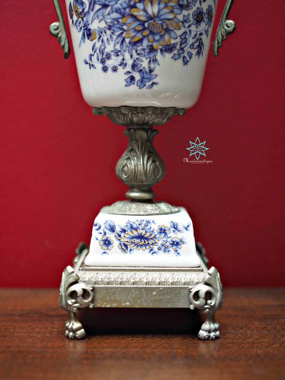 โถเซรามิค รูปนกฟินิกซ์คู่ ฐานและที่จับเป็น silver plates