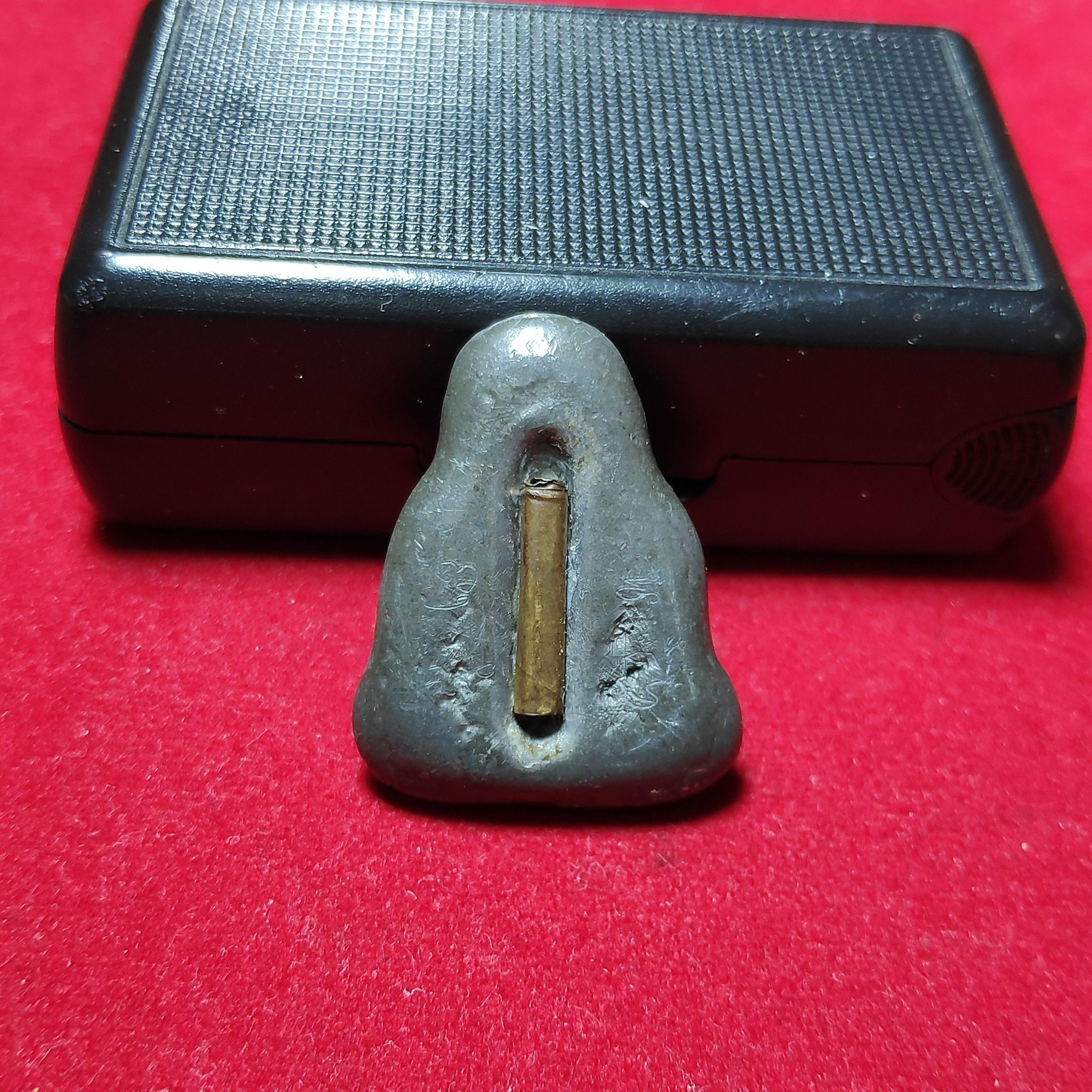 พระปิดตาหลังฝังตะกรุดหลวงพ่อตัดวัดชายนาเนื้อตะกั่ว