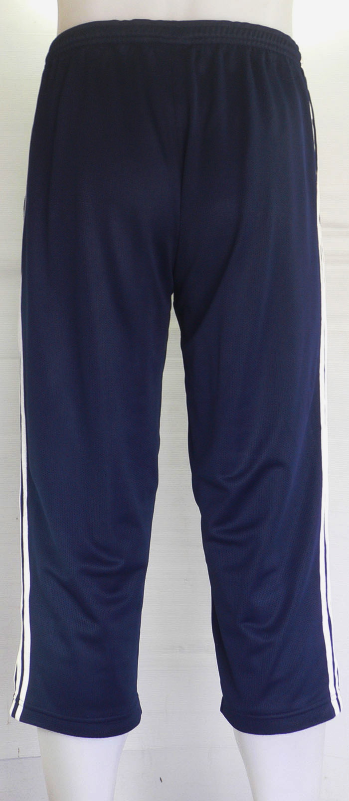 กางเกงวอร์มสี่ส่วน ADIDAS สีกรมท่า ไซส์ M รอบเอว 28-34 นึ้ว